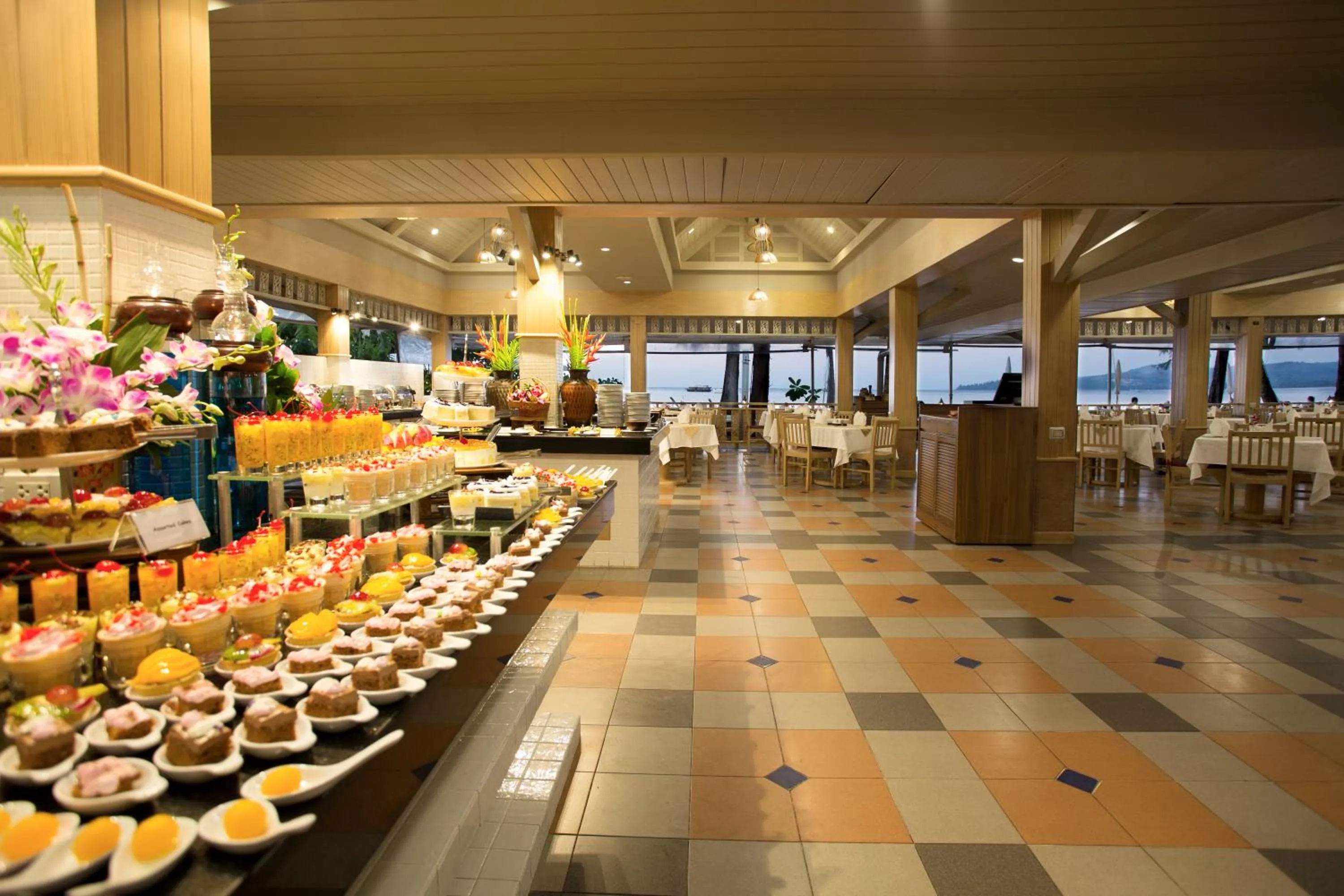 Restaurant/places to eat in Best Western Premier Bangtao Beach Resort & Spa