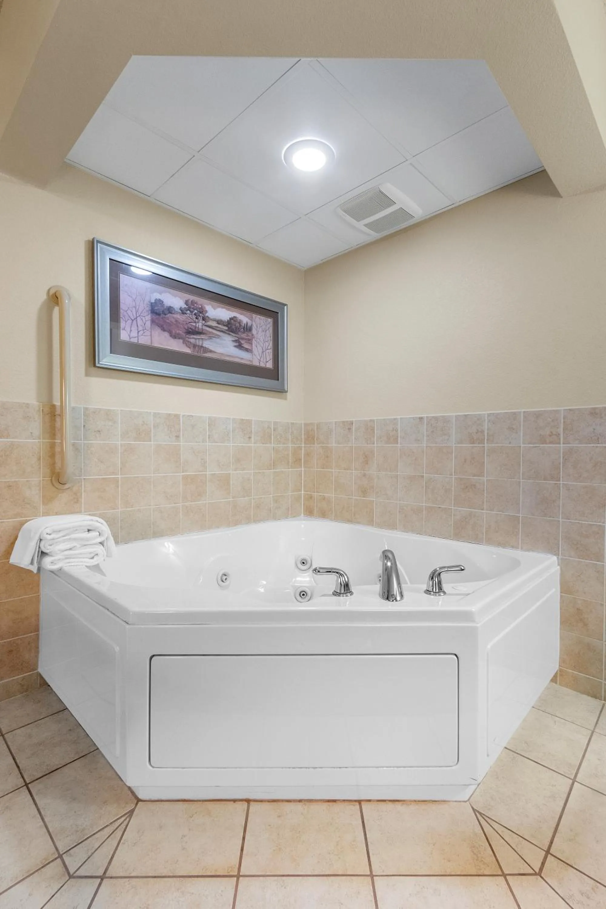 Hot Tub in AmericInn by Wyndham Green Bay East