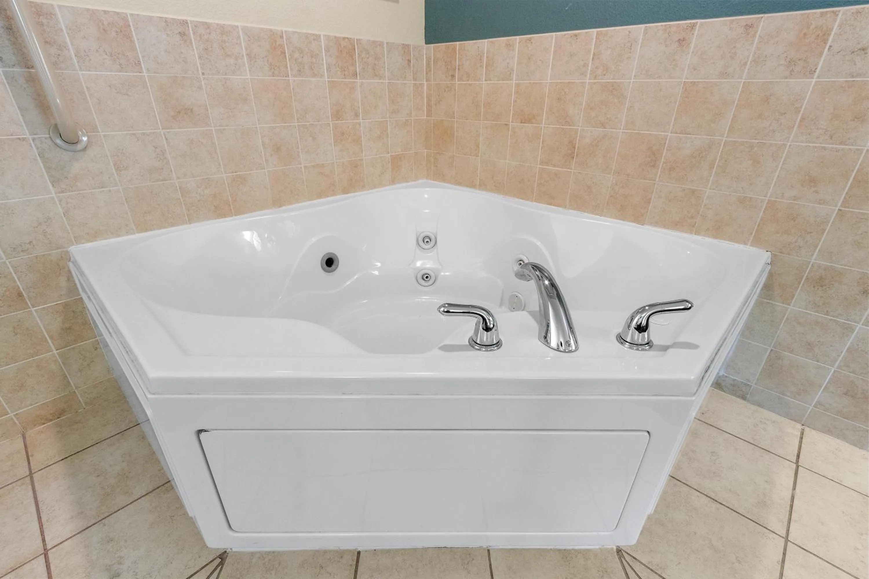 Hot Tub in AmericInn by Wyndham Green Bay East