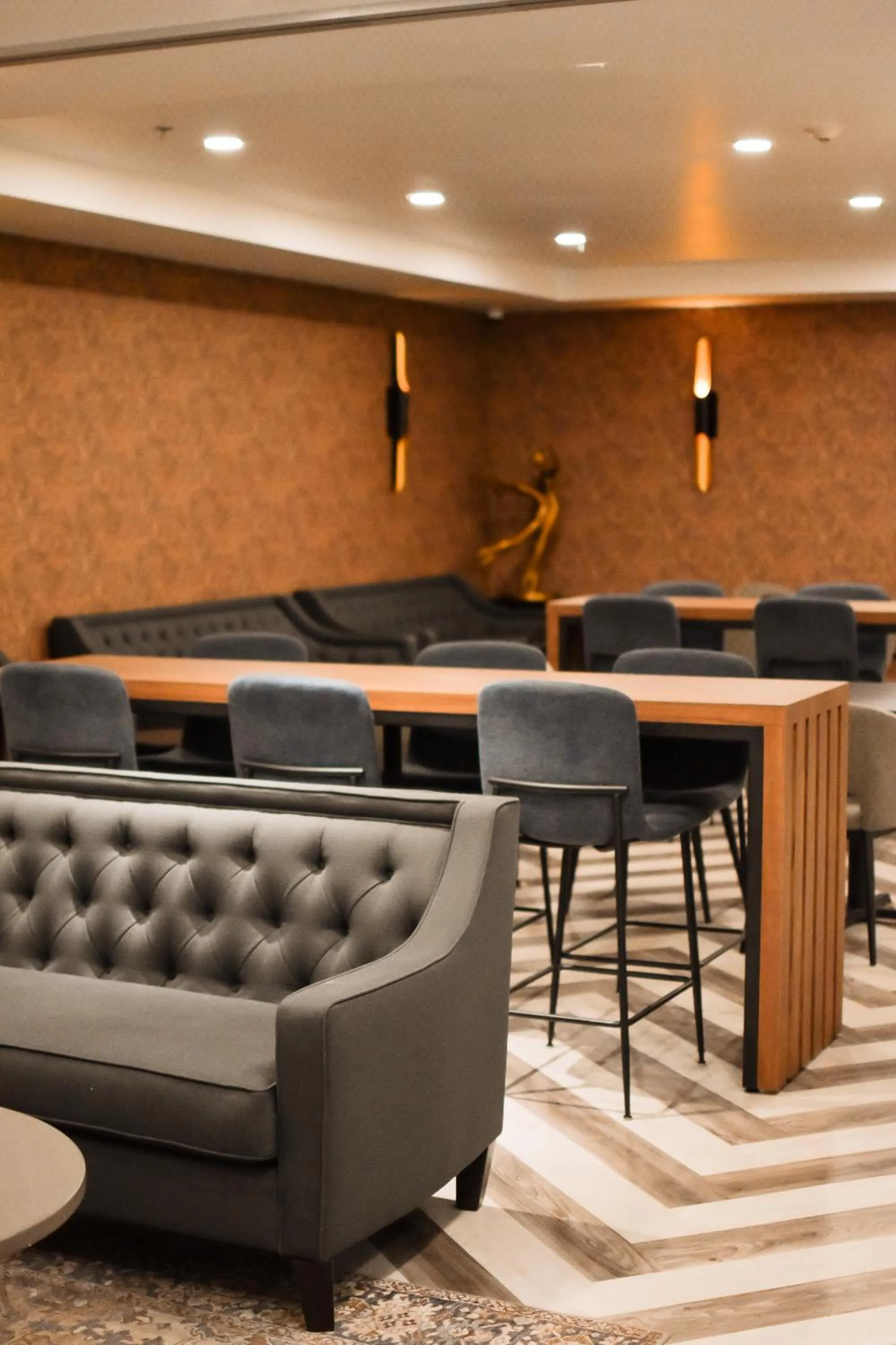 Communal lounge/ TV room in Hôtel Manoir Vieux-Québec