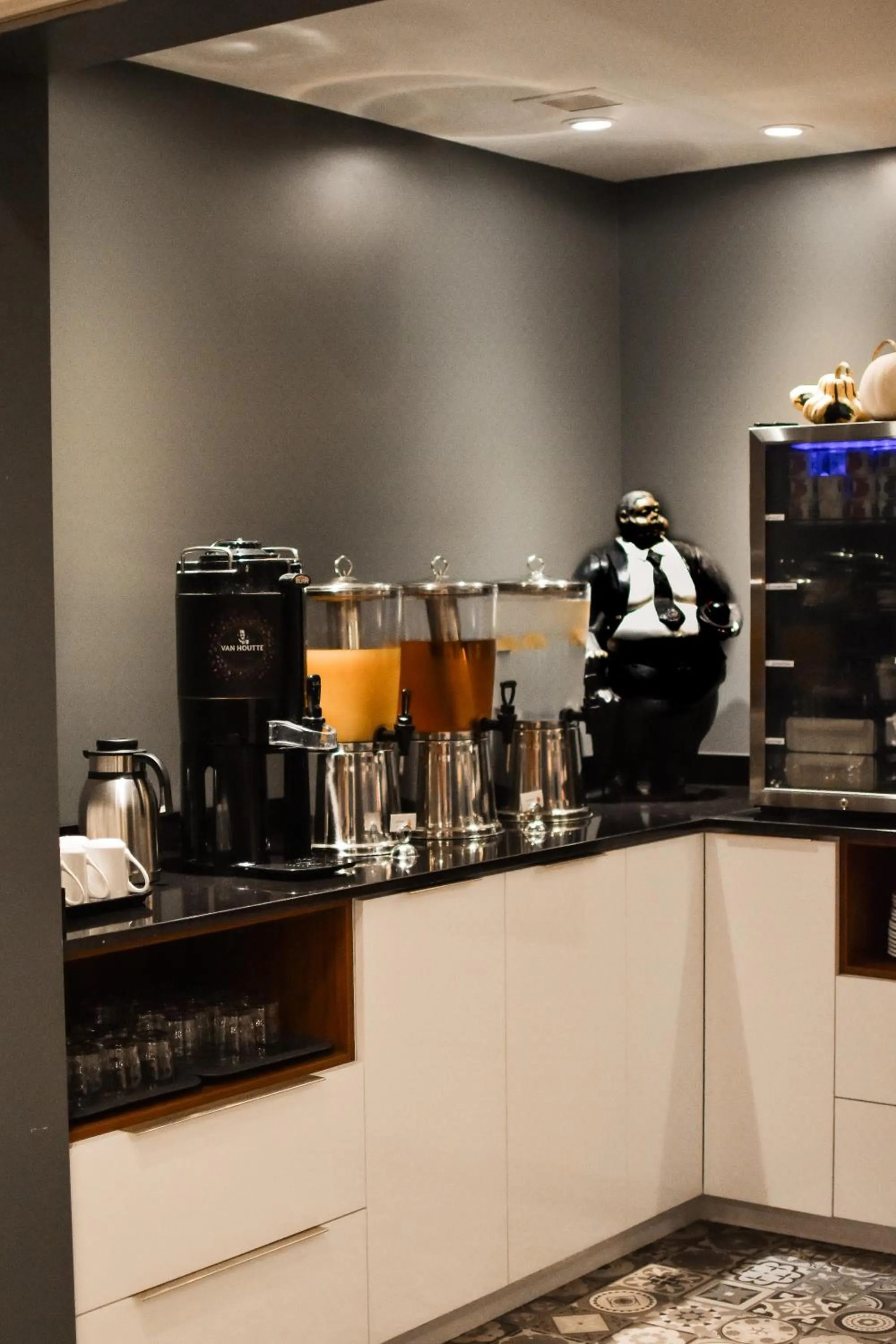 Buffet breakfast in Hôtel Manoir Vieux-Québec