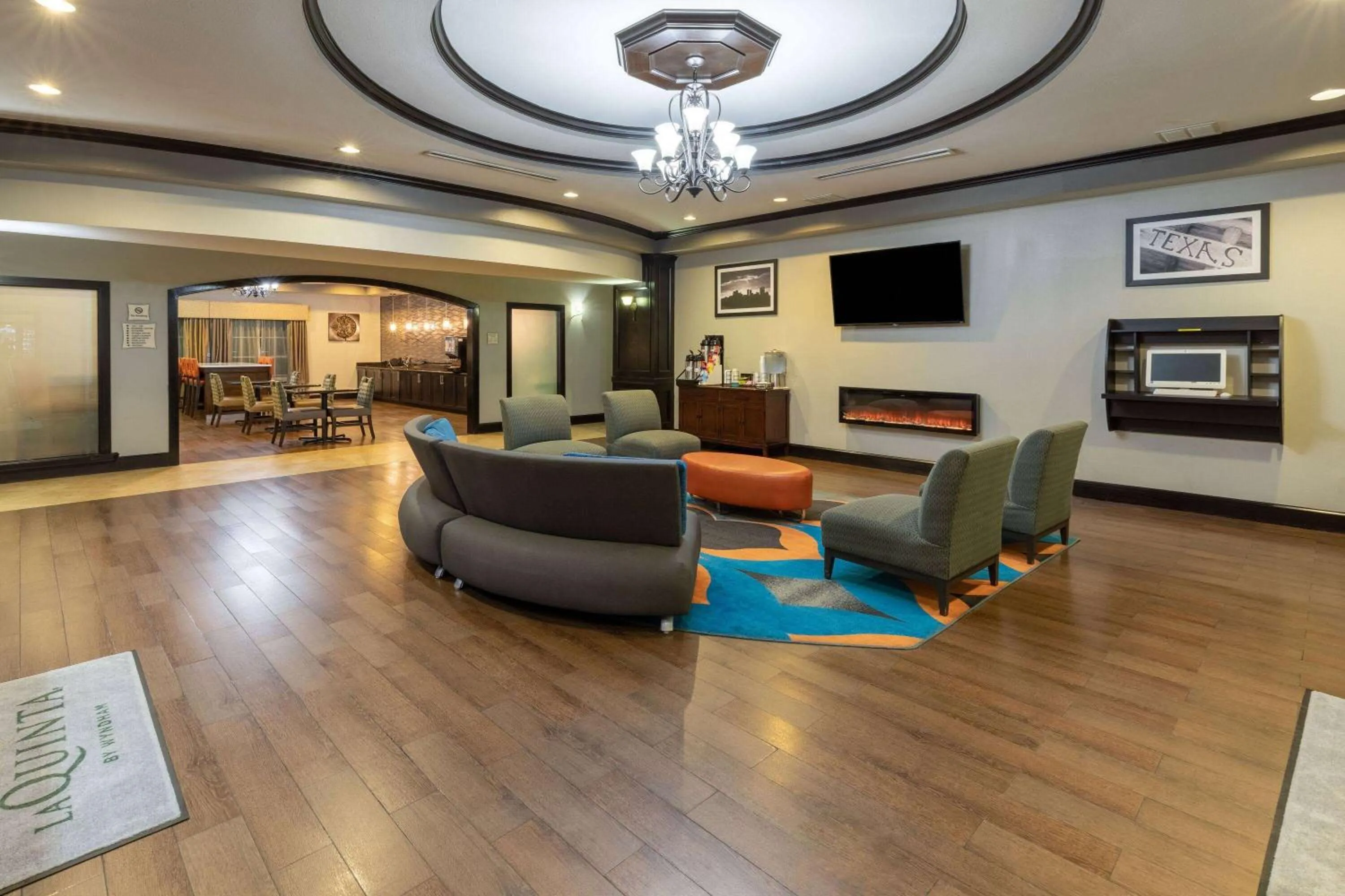 Lobby or reception in La Quinta by Wyndham Fort Worth - Lake Worth