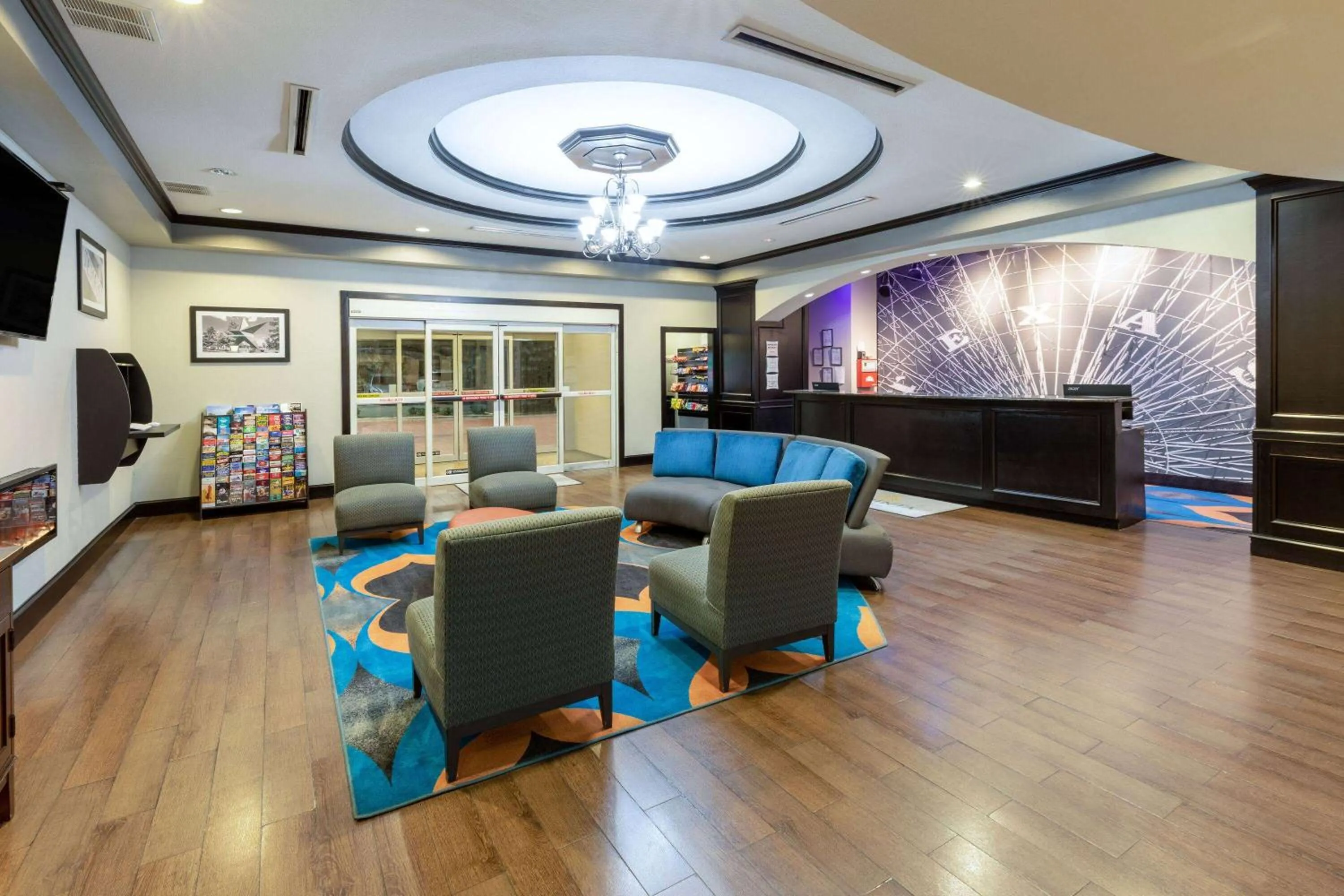 Lobby or reception in La Quinta by Wyndham Fort Worth - Lake Worth