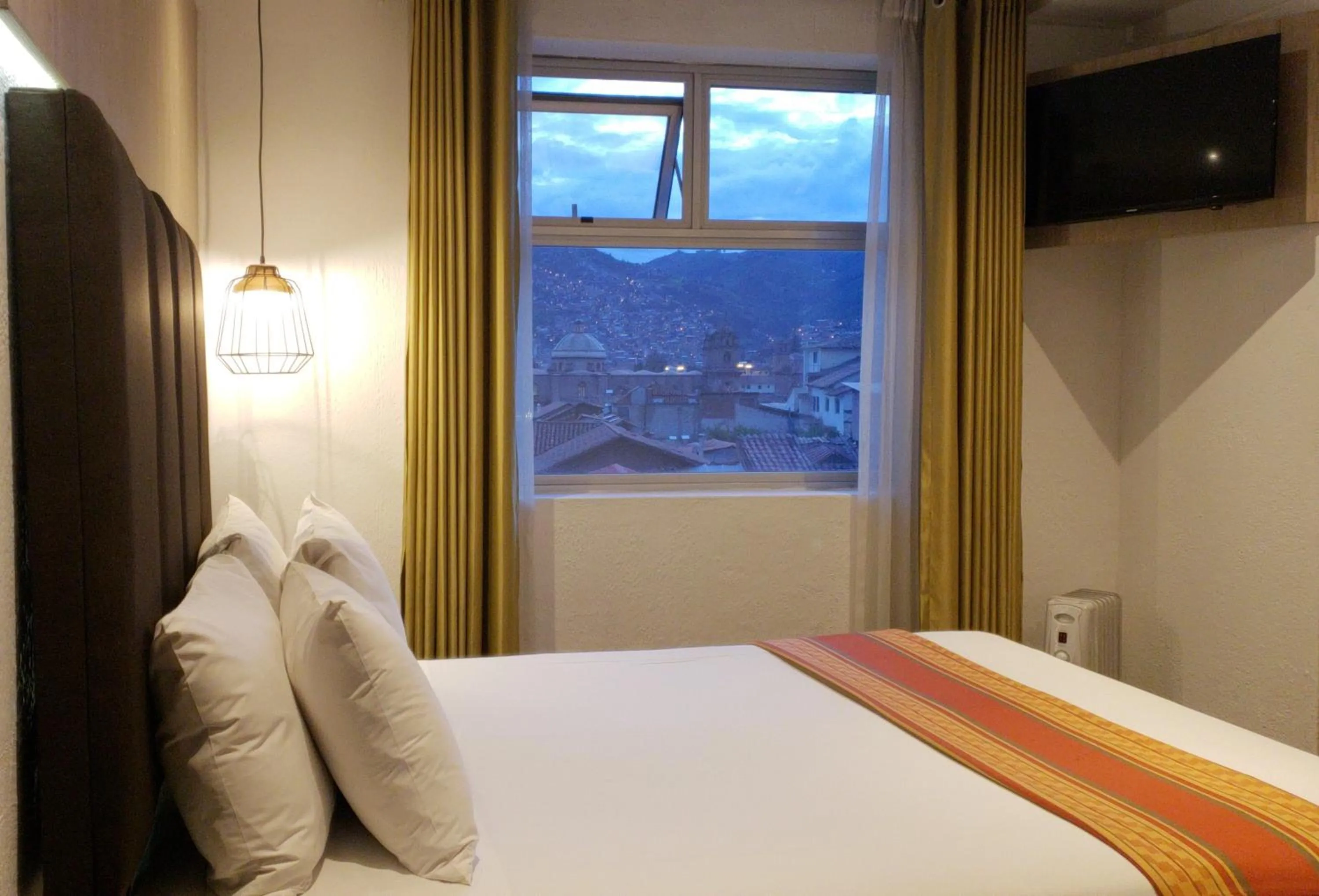 Photo of the whole room, Bed in Hotel Sueños del Inka