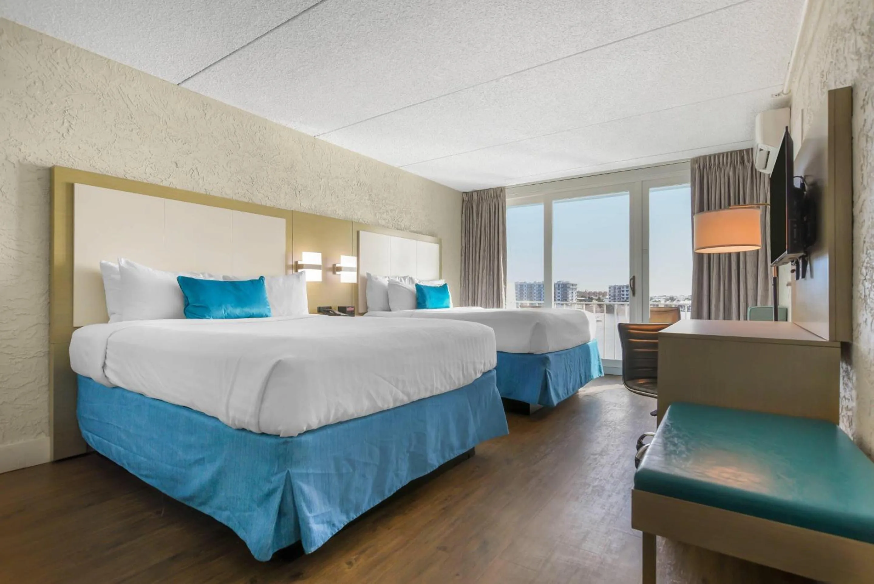 Bedroom, Bed in Inn on Destin Harbor, an Ascend Collection Hotel