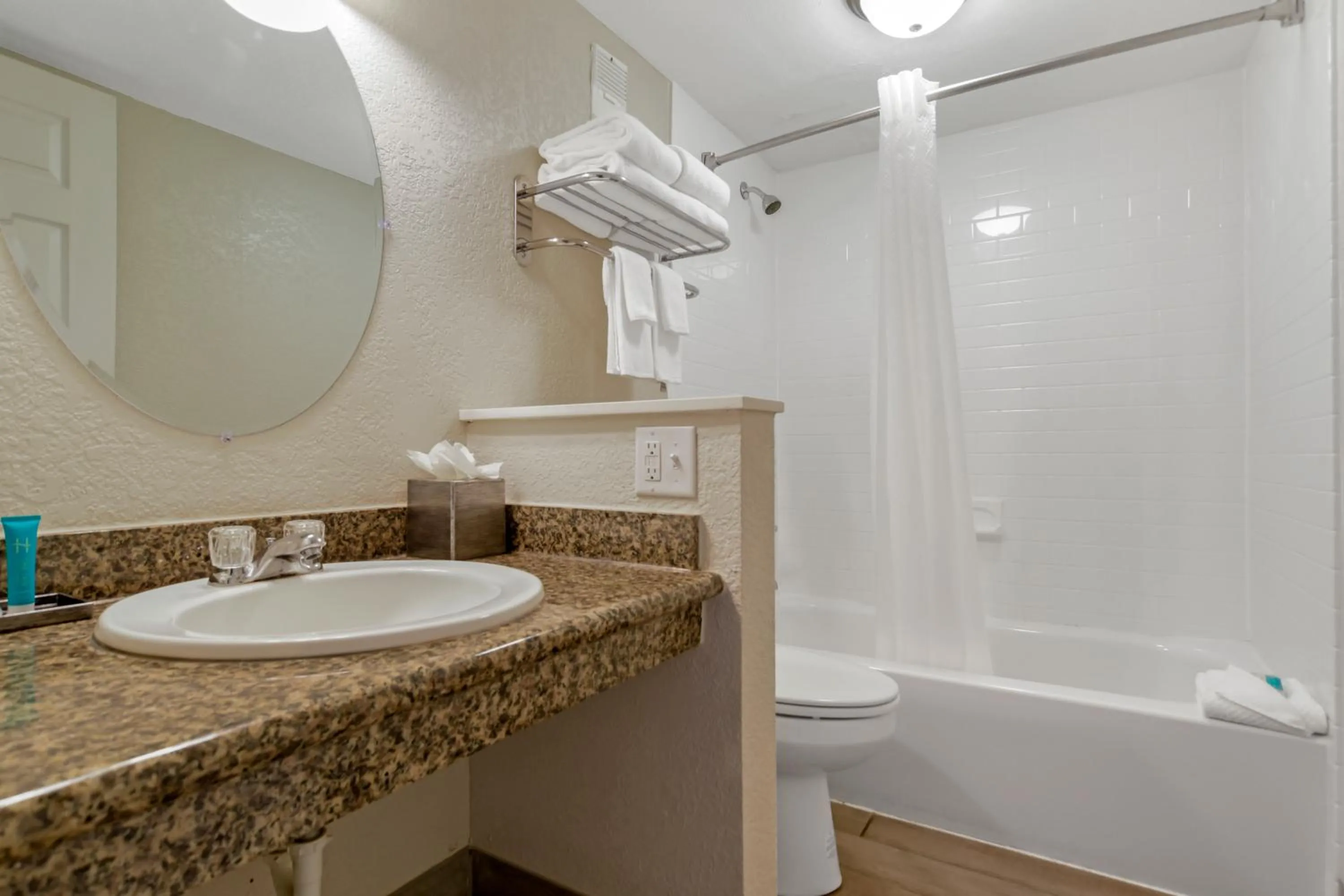 Bathroom in Inn on Destin Harbor, an Ascend Collection Hotel
