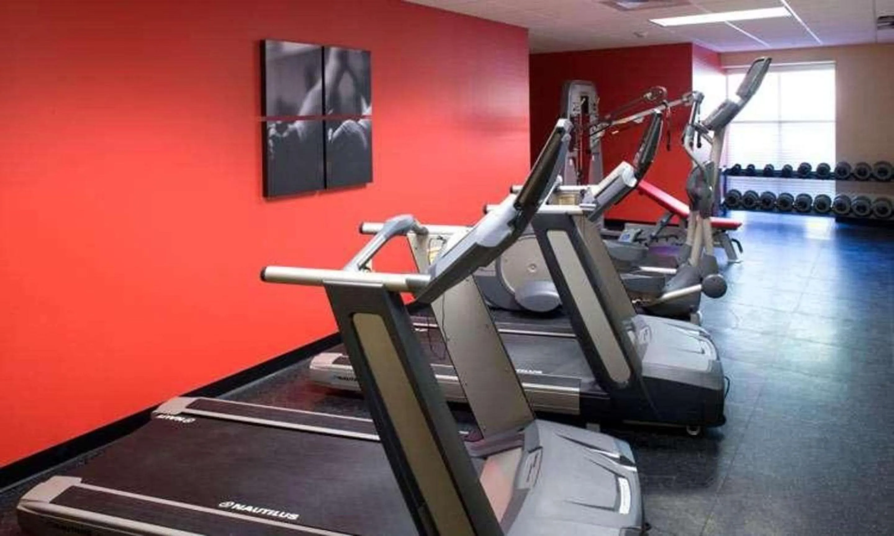 Fitness centre/facilities in Country Inn & Suites by Radisson, Knoxville at Cedar Bluff, TN