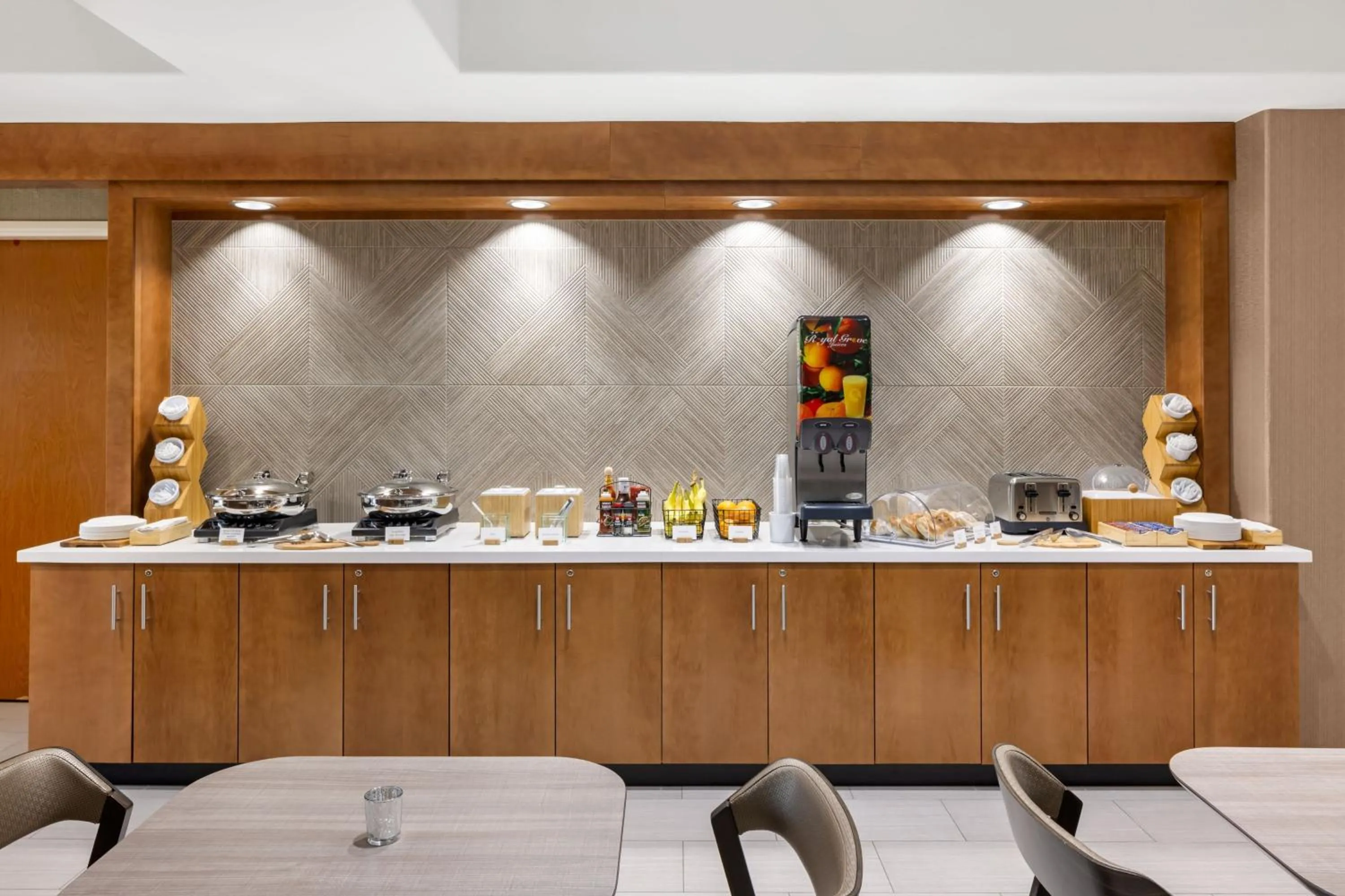 Breakfast in Comfort Suites