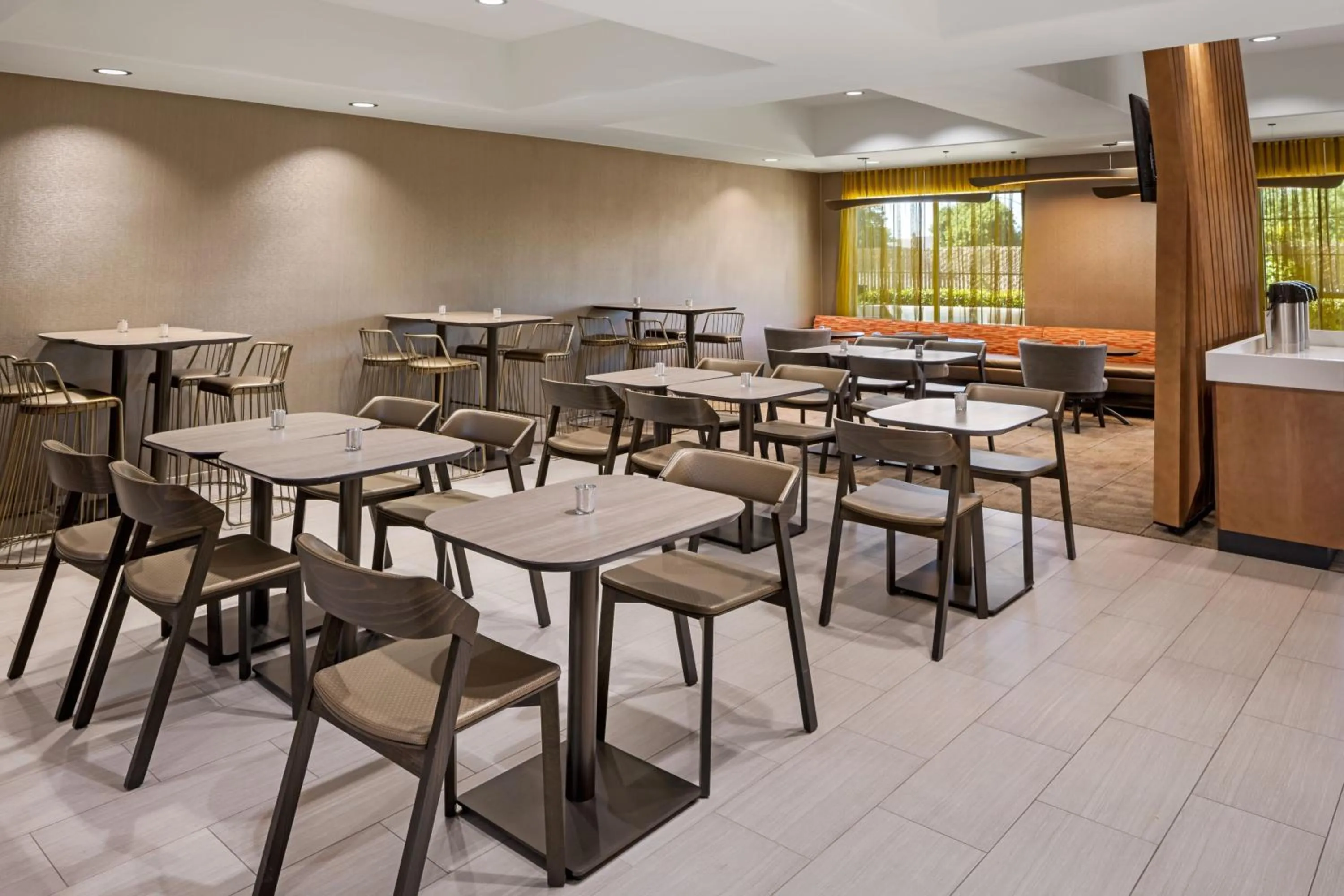 Breakfast in Comfort Suites