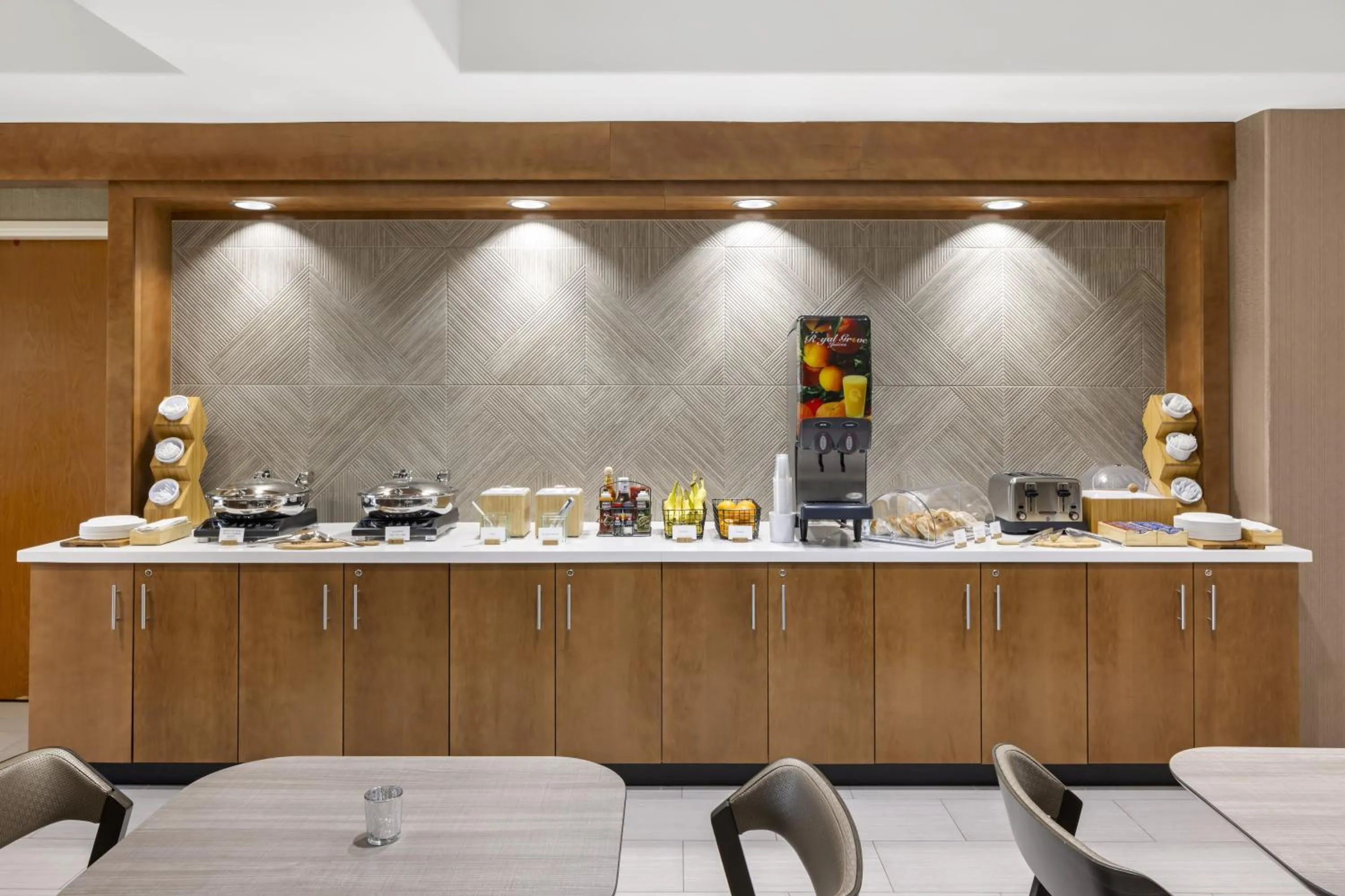 Breakfast in Comfort Suites