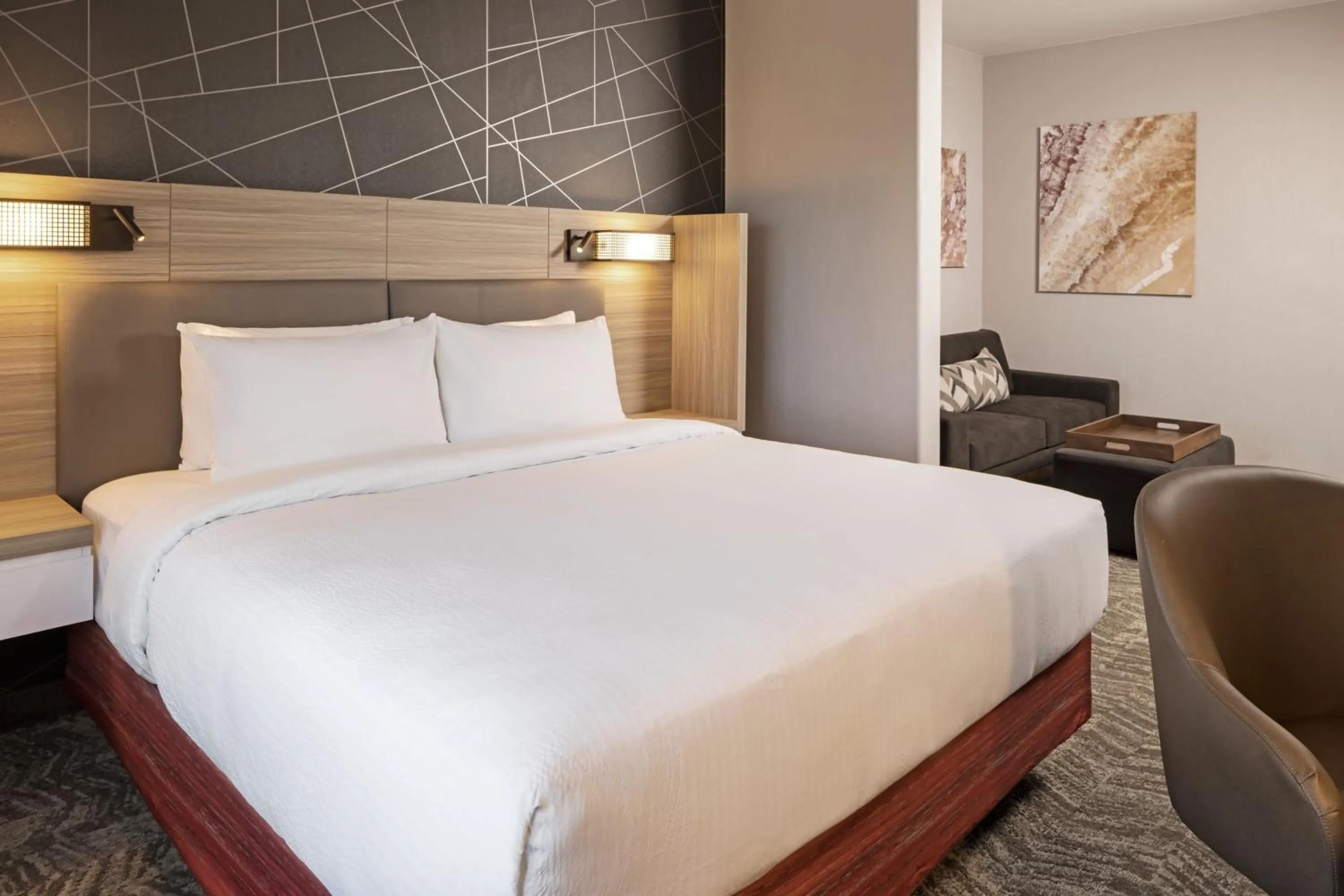 Photo of the whole room, Bed in Comfort Suites