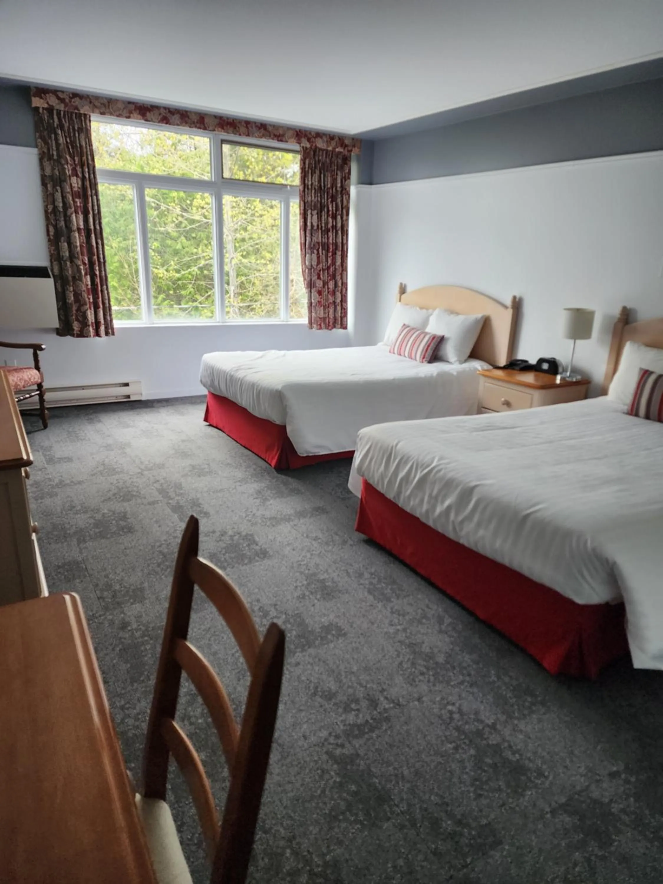 Bedroom, Bed in Hôtel au Petit Berger