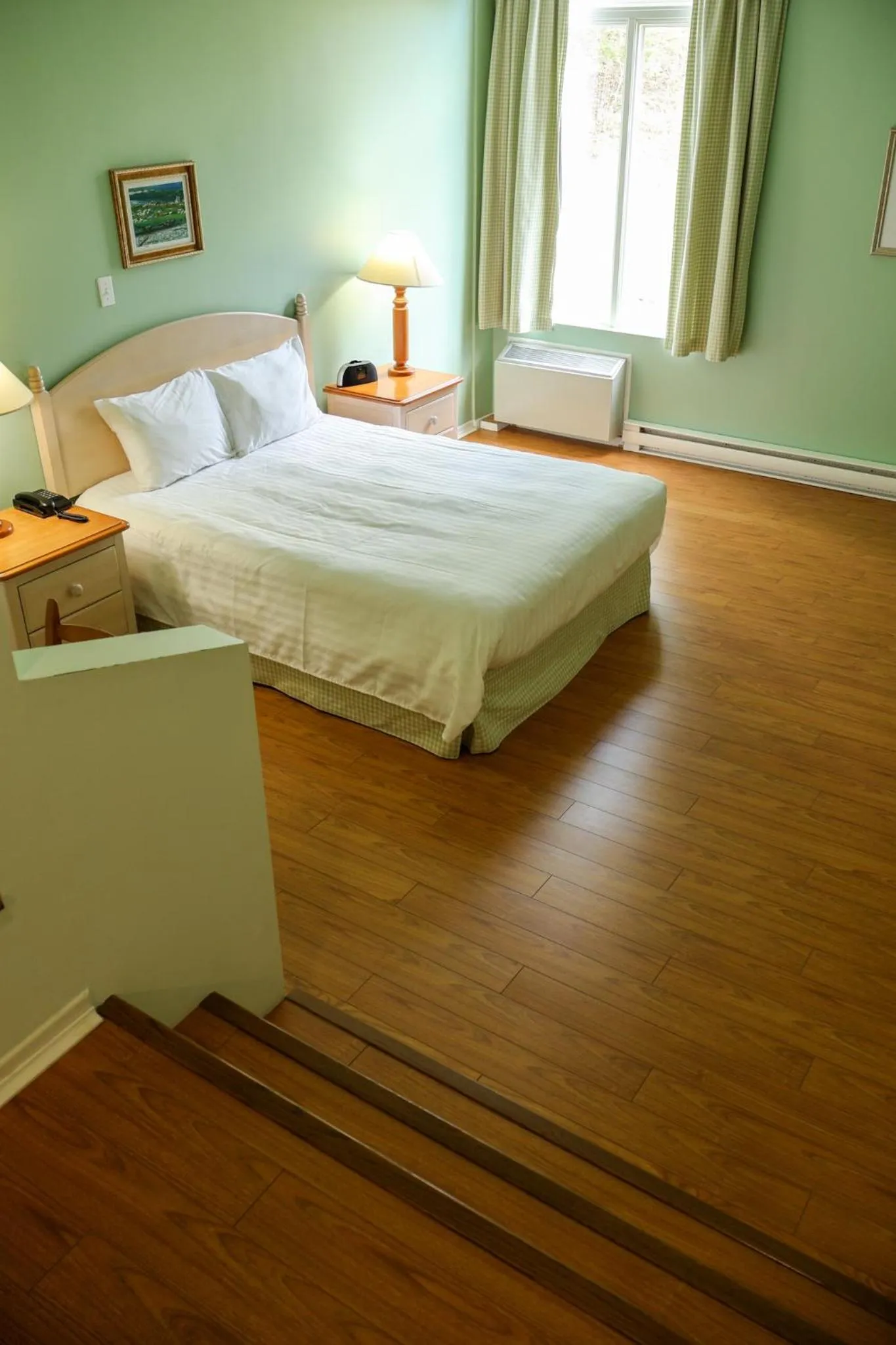 Bedroom, Bed in Hôtel au Petit Berger