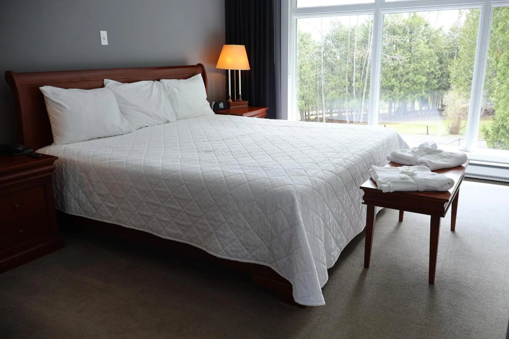 Bedroom, Bed in Hôtel au Petit Berger