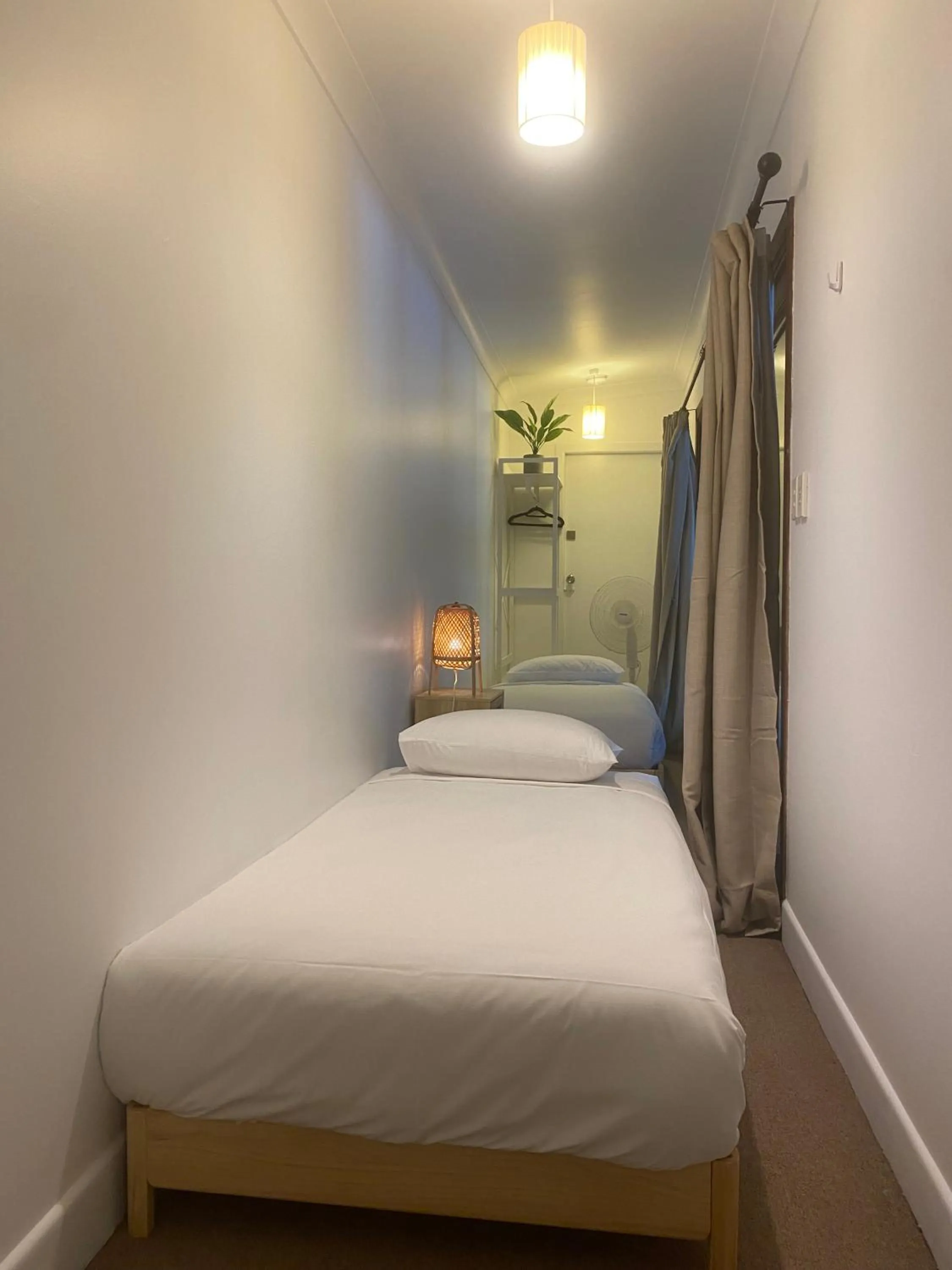 Bed in Tallow Beach Motel