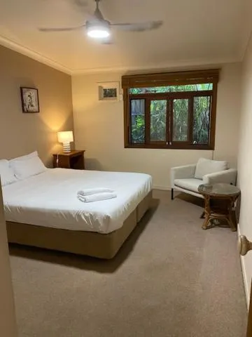 Bed in Tallow Beach Motel