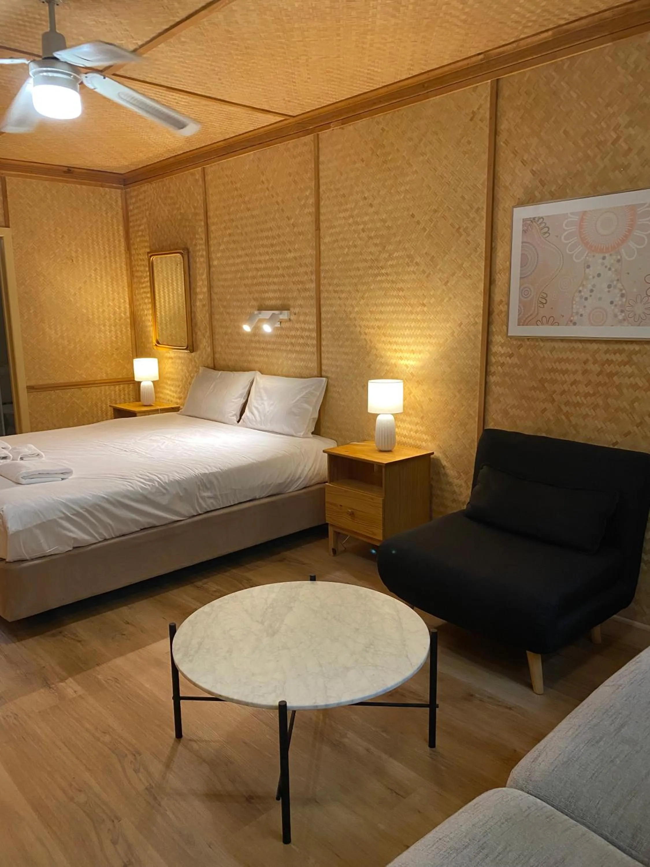 Bed in Tallow Beach Motel