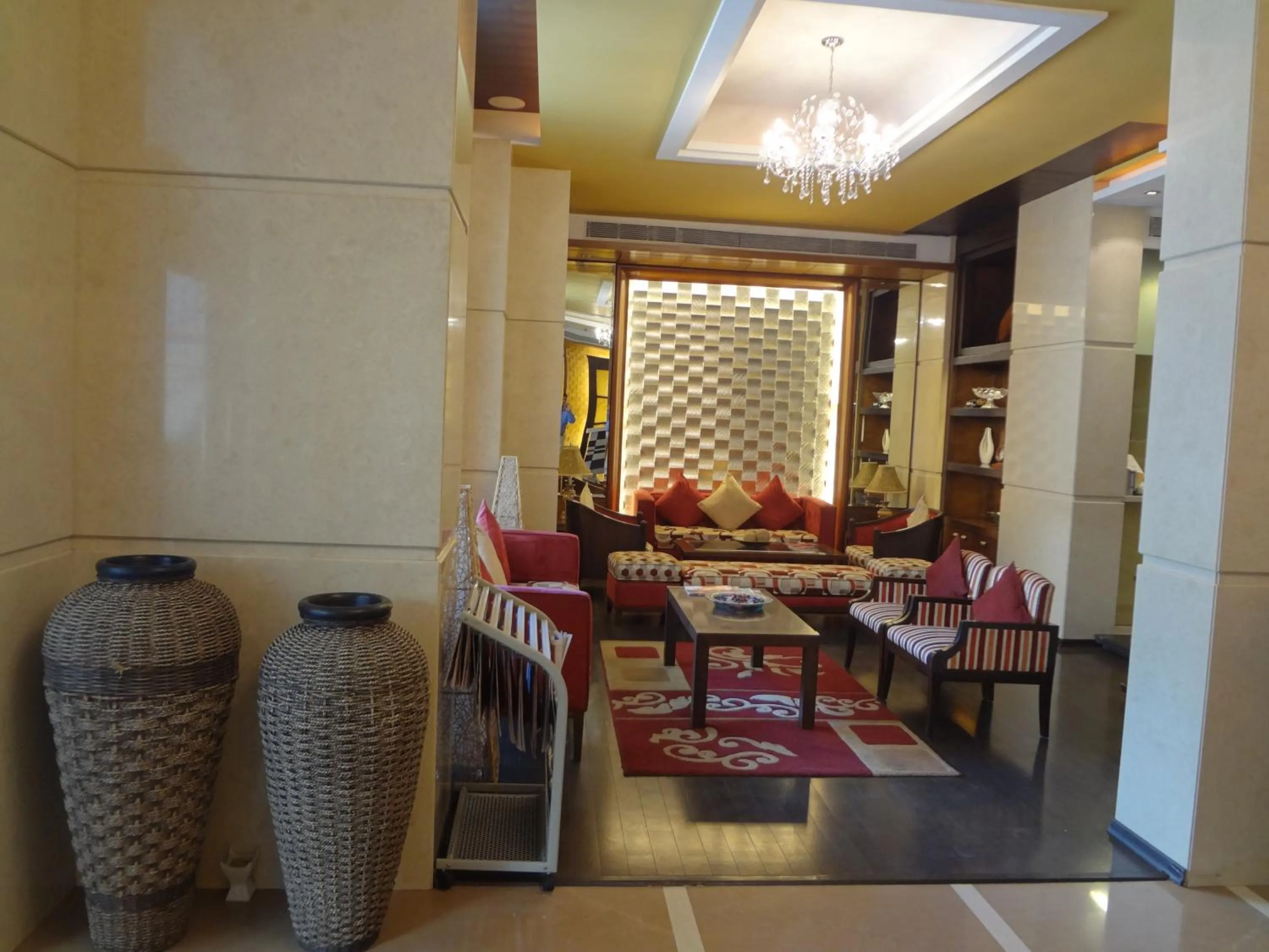 Lobby or reception in Grand Residency Hotel & Serviced Apartments