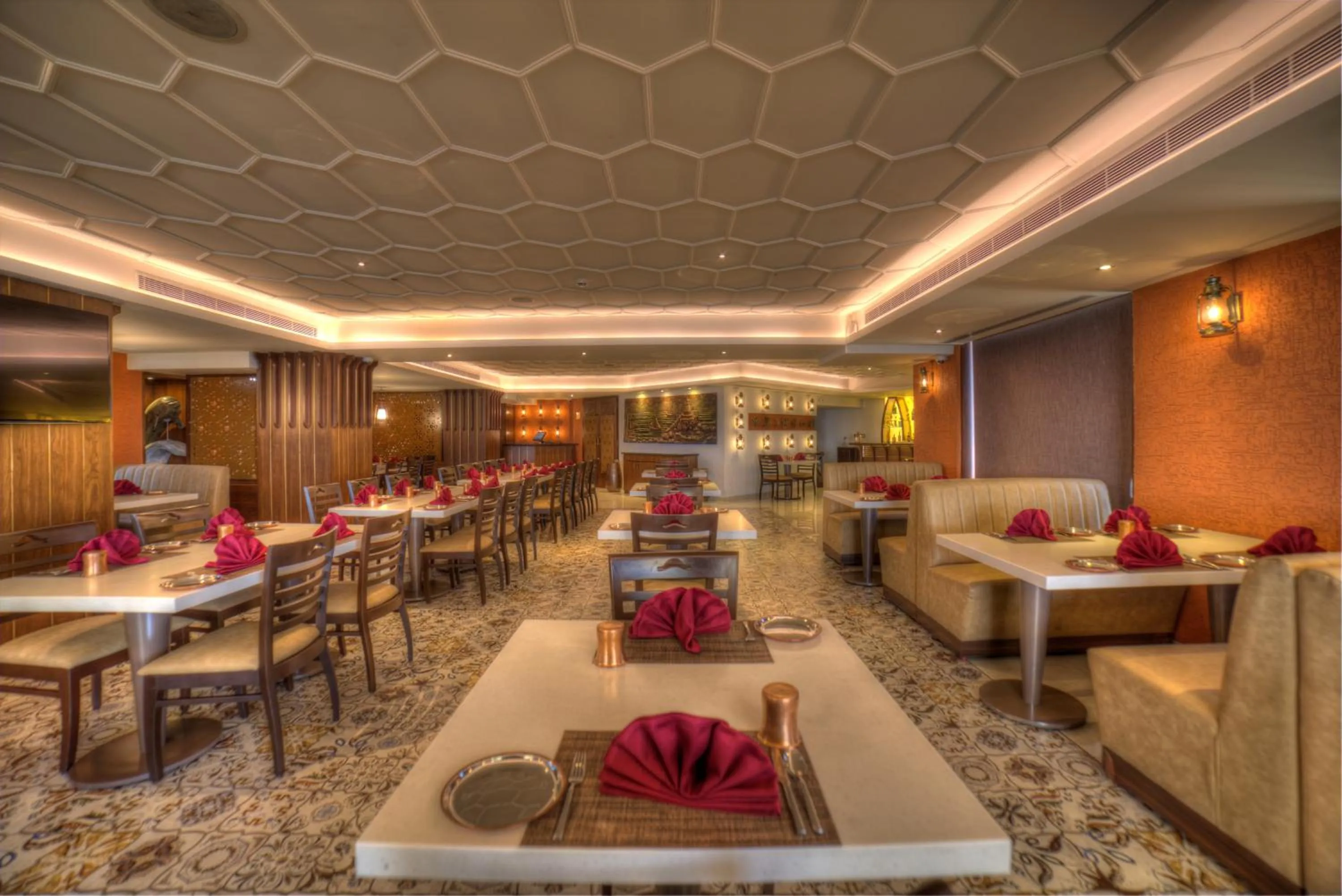 Restaurant/places to eat in Goldfinch Hotel Mangalore