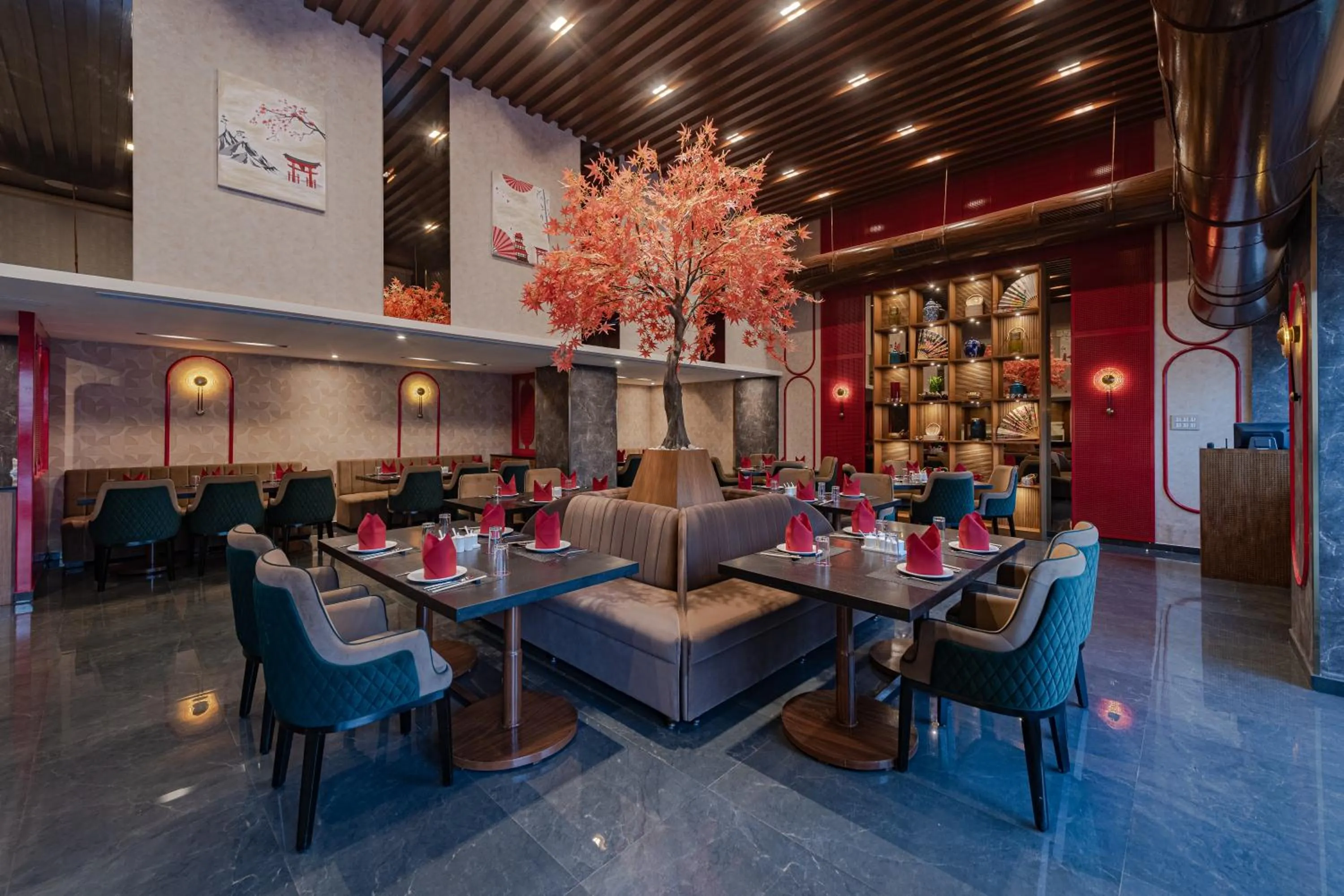 Restaurant/places to eat in Goldfinch Hotel Mangalore