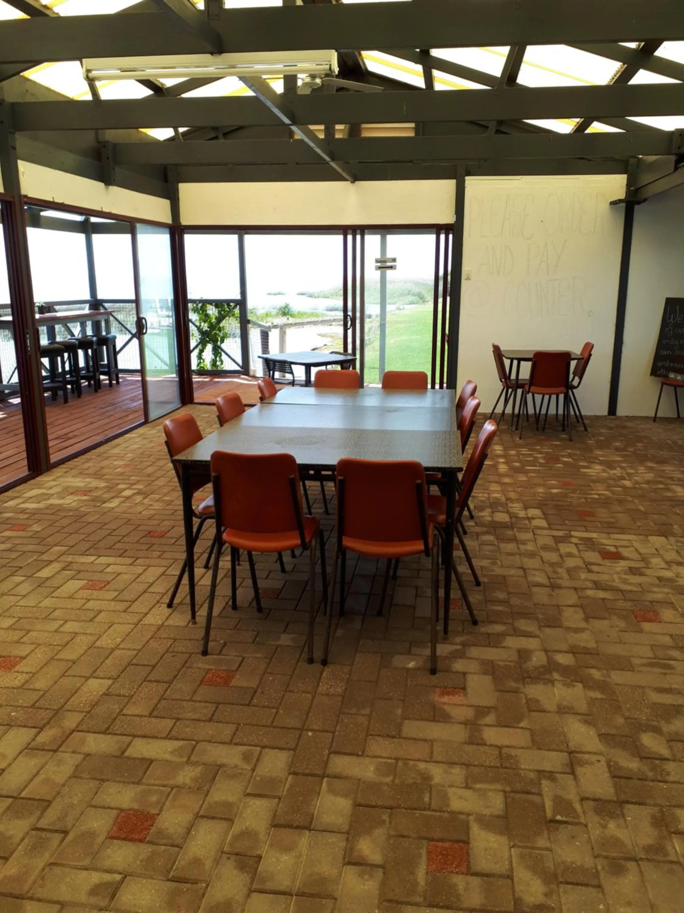 Dining area in Meningie Waterfront Motel