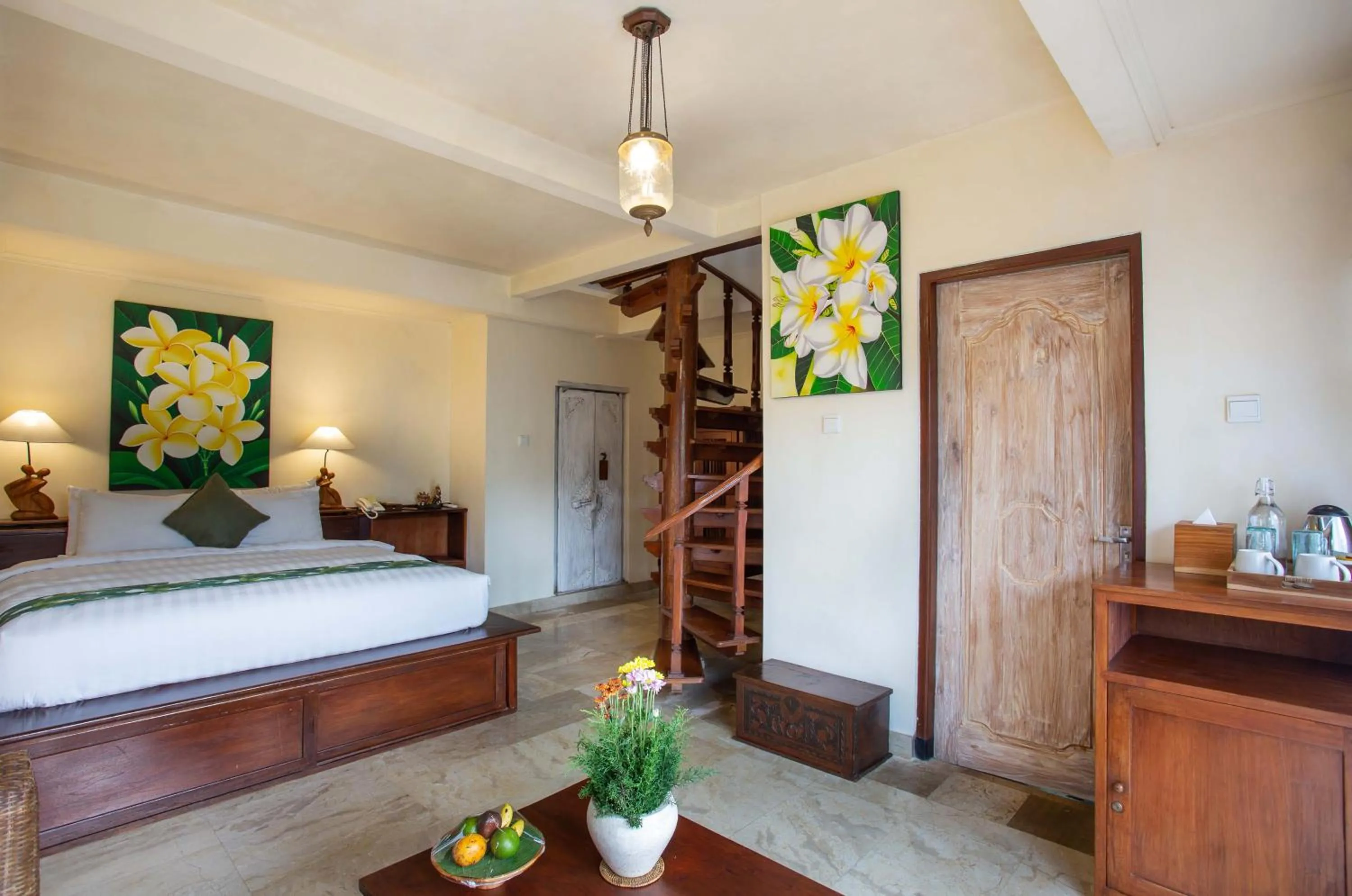 Photo of the whole room, Bed in Villa Semana Resort Ubud