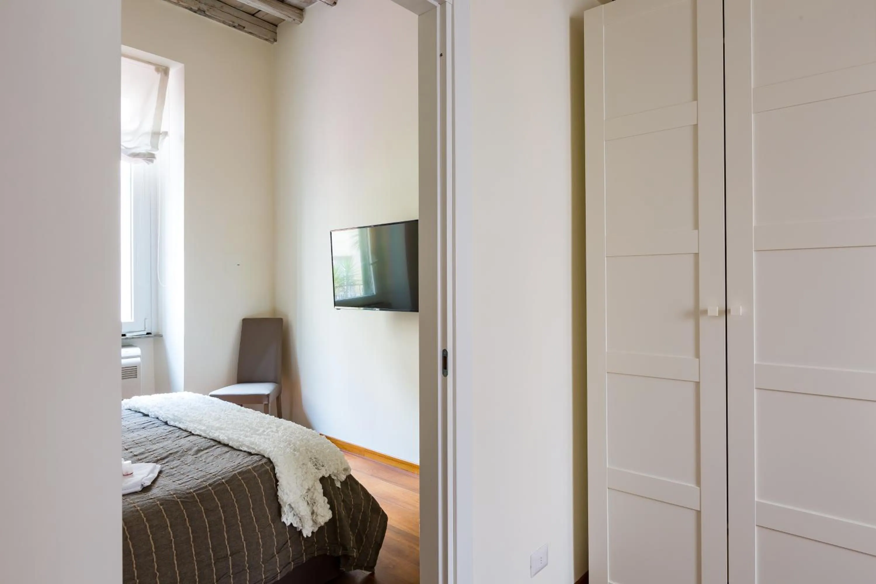 Bedroom, Bed in The Royal Story