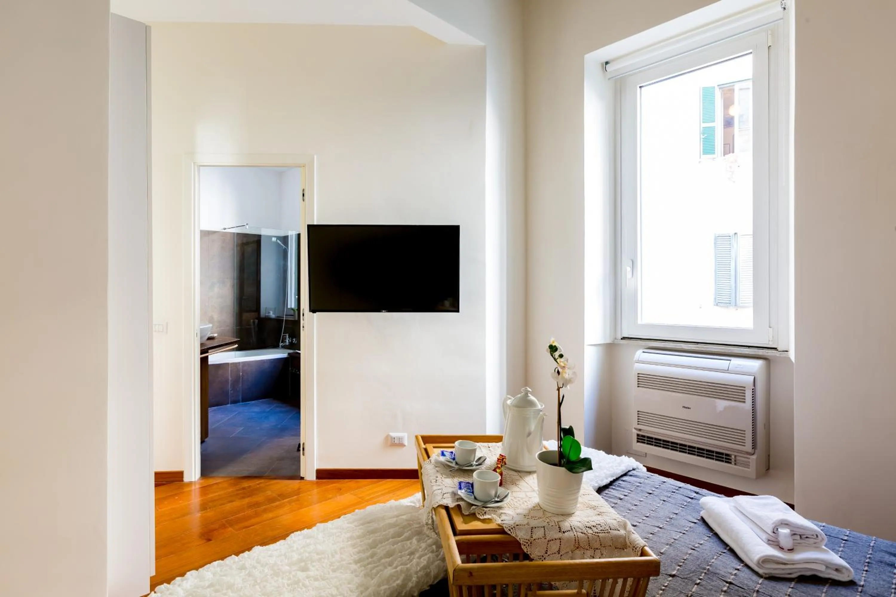 Bedroom, Bed in The Royal Story