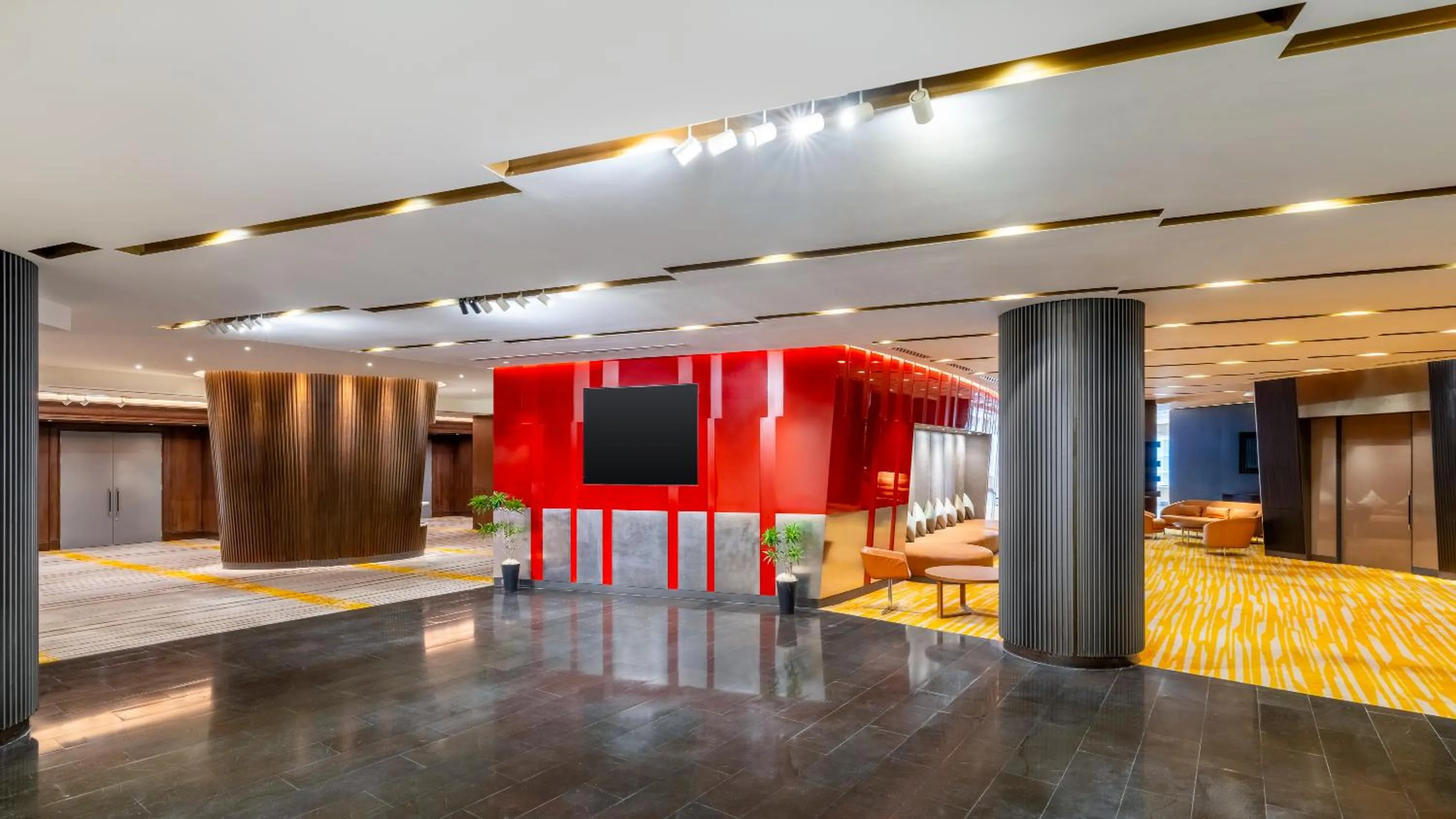 Meeting/conference room, Bed in Crowne Plaza Bangkok Lumpini Park by IHG