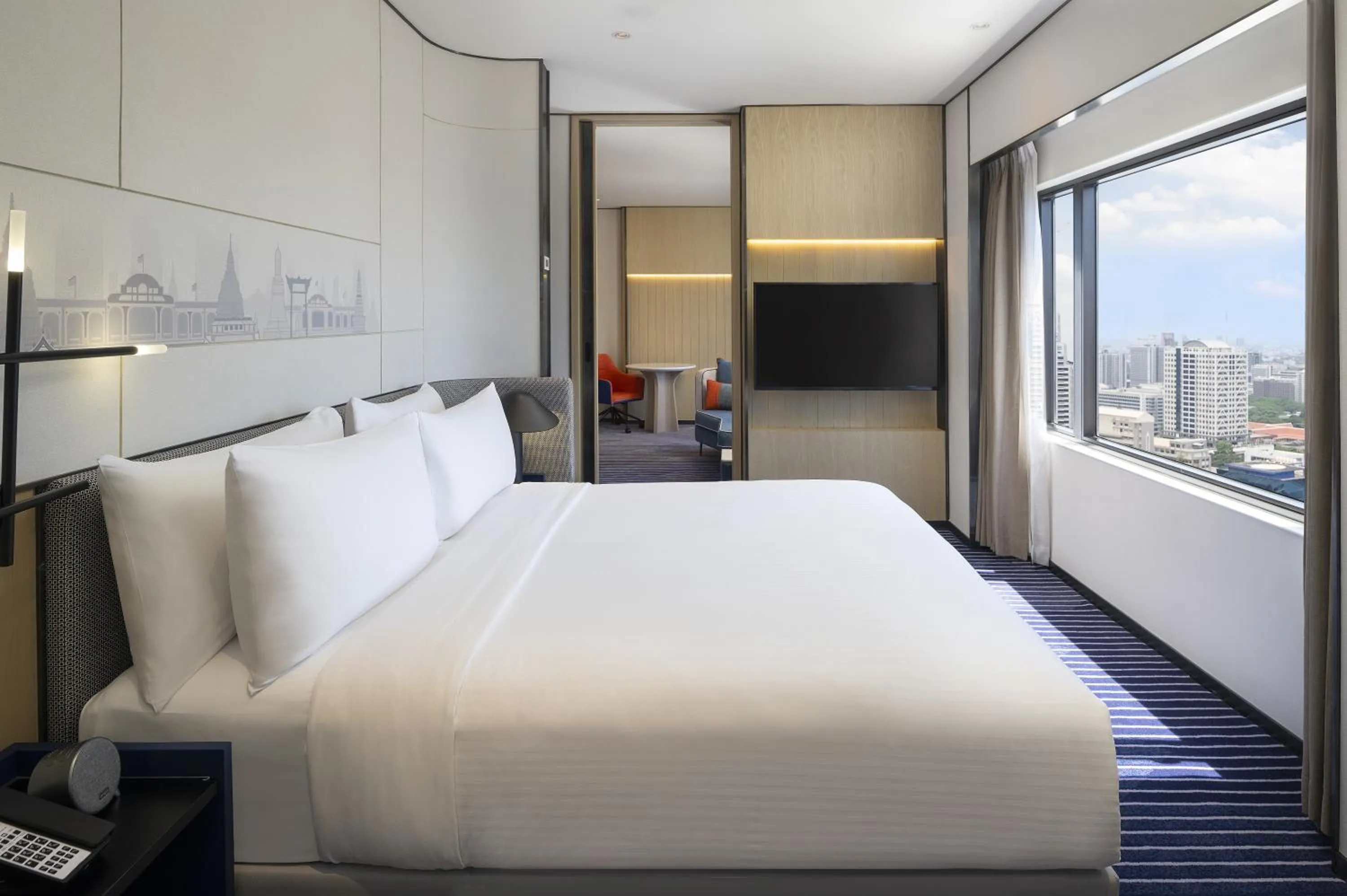 Bedroom, Bed in Crowne Plaza Bangkok Lumpini Park by IHG