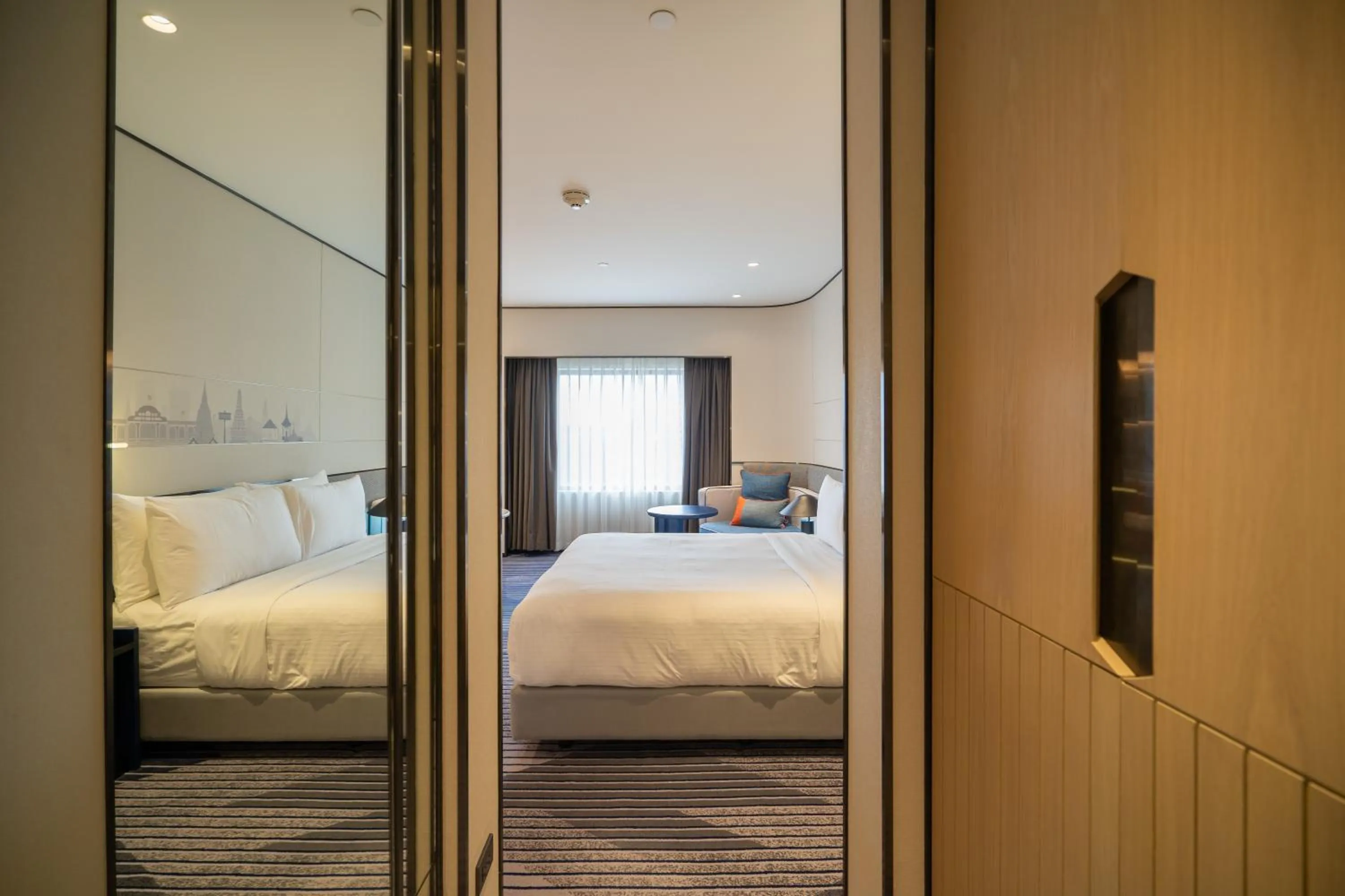 Bedroom, Bed in Crowne Plaza Bangkok Lumpini Park by IHG