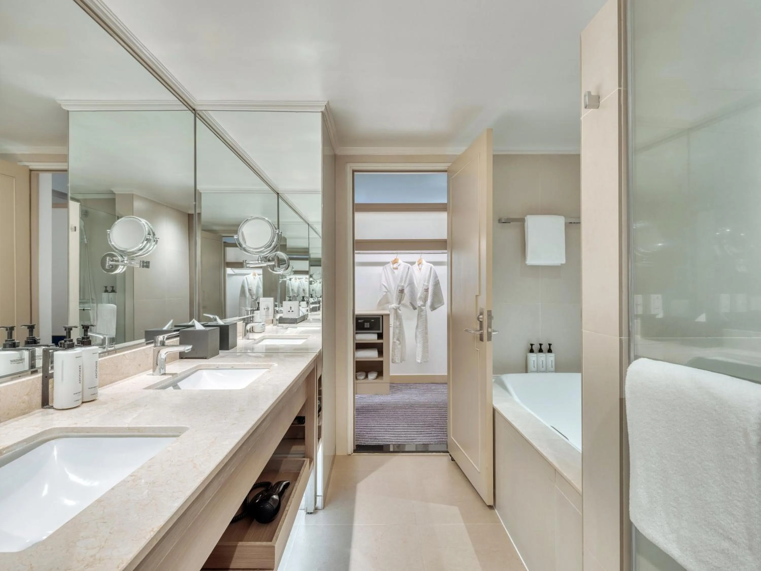 Bathroom, Bed in Crowne Plaza Bangkok Lumpini Park by IHG