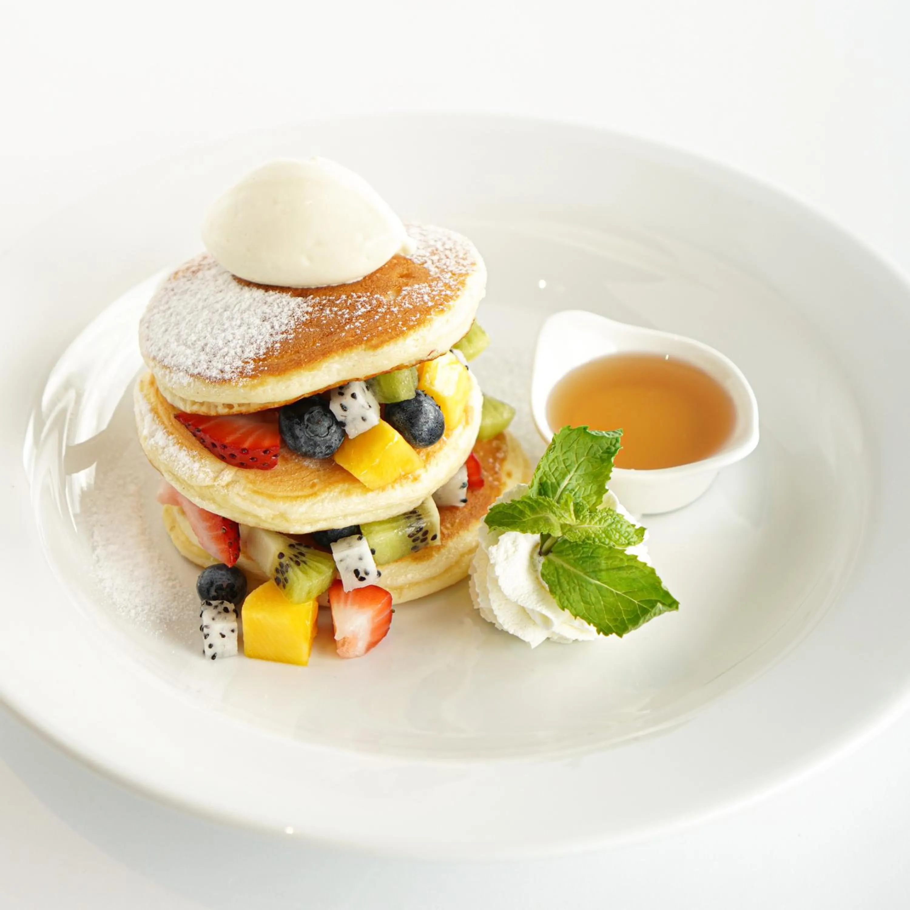 Food and drinks in Crowne Plaza Bangkok Lumpini Park by IHG