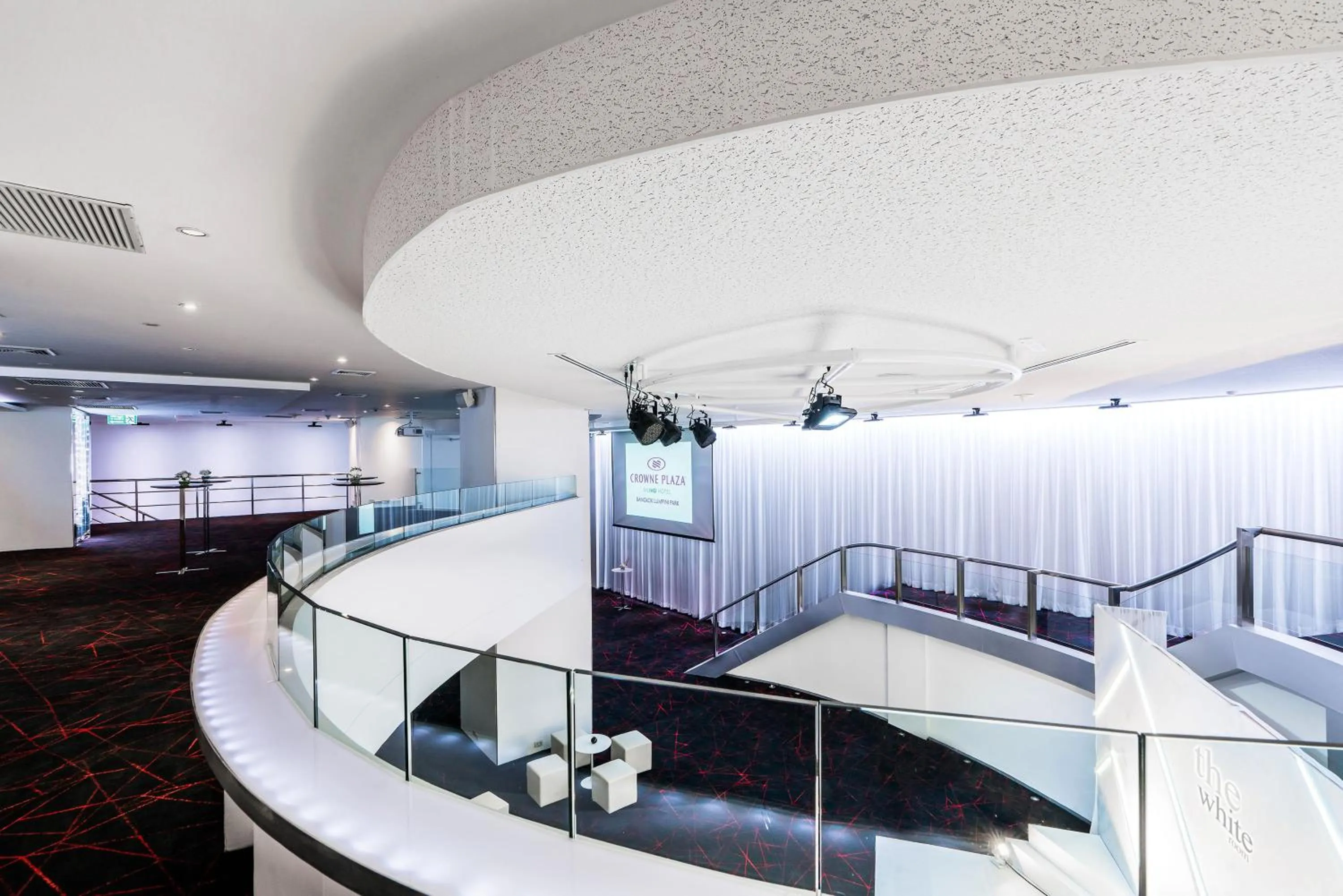 Meeting/conference room in Crowne Plaza Bangkok Lumpini Park by IHG