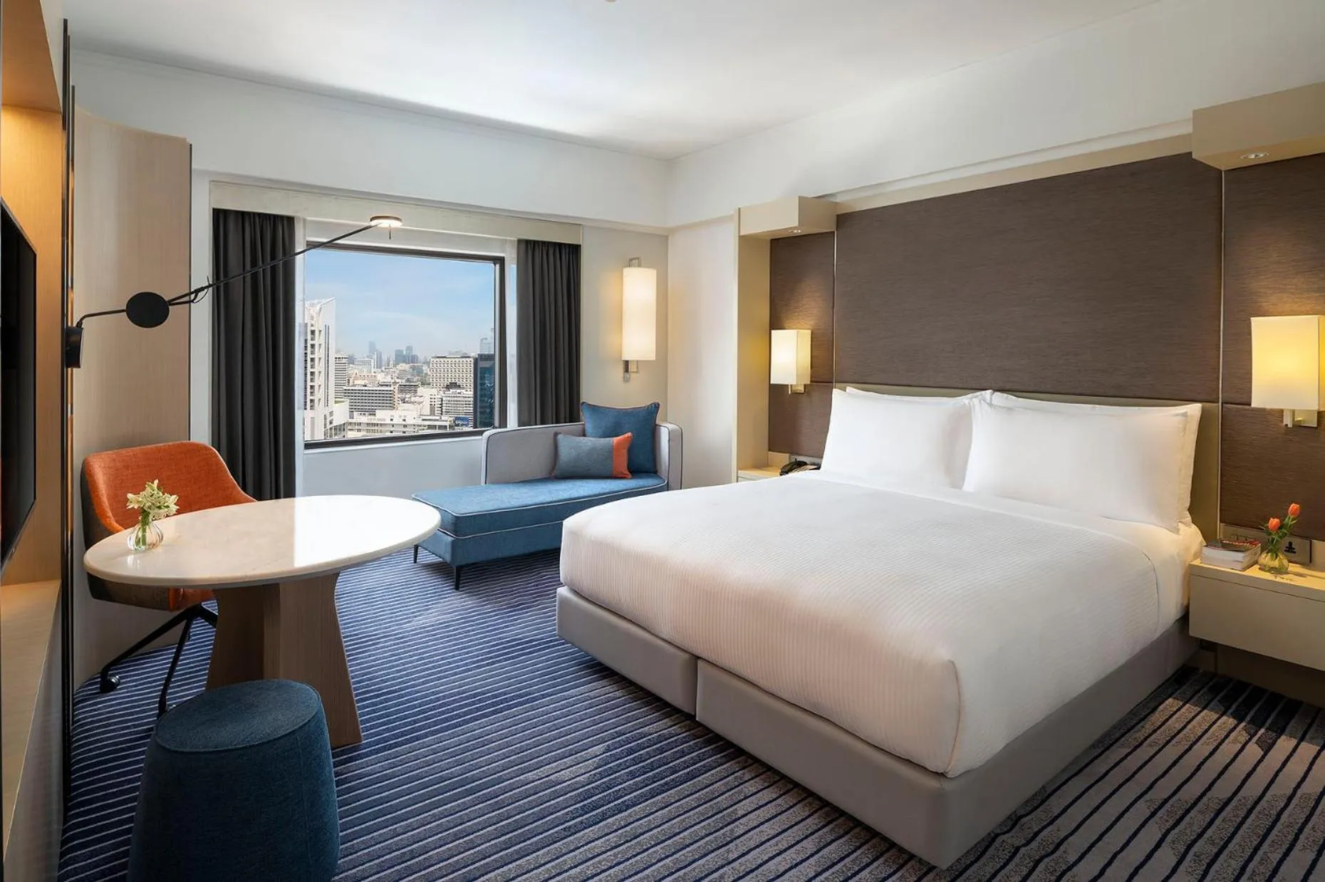 Bed in Crowne Plaza Bangkok Lumpini Park by IHG