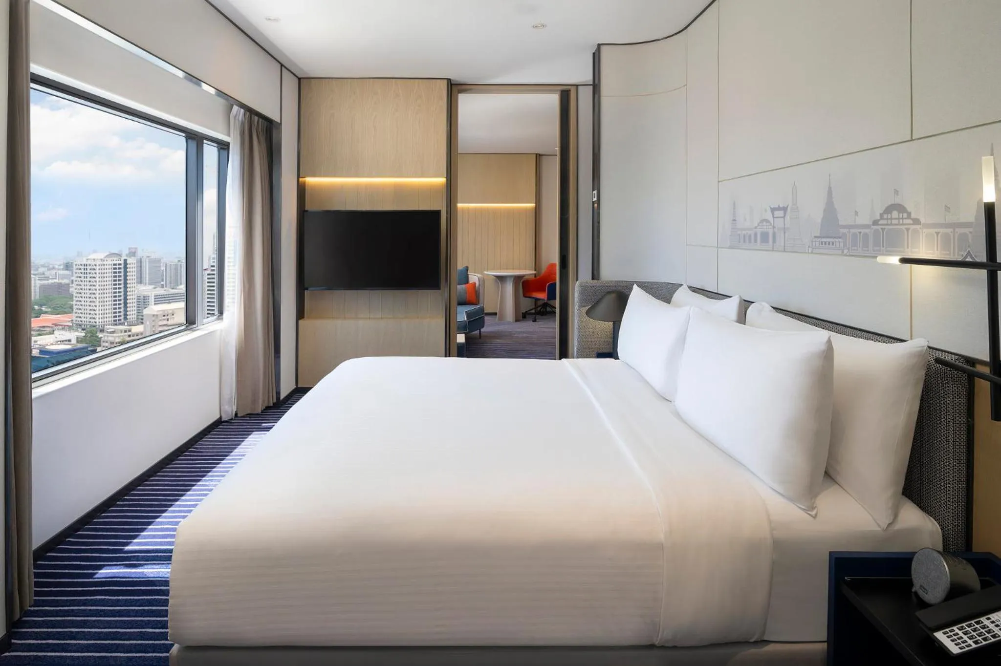 Photo of the whole room, Bed in Crowne Plaza Bangkok Lumpini Park by IHG