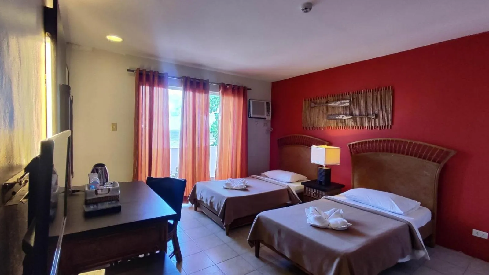 Bedroom, Bed in Eagle Point Beach and Dive Resort