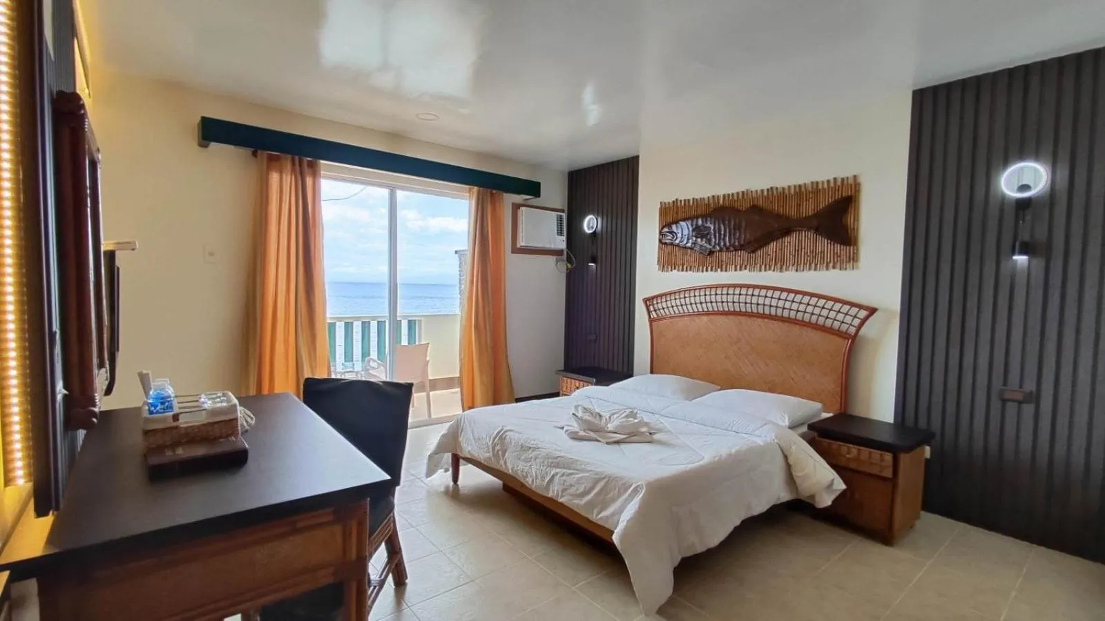 Bedroom, Bed in Eagle Point Beach and Dive Resort