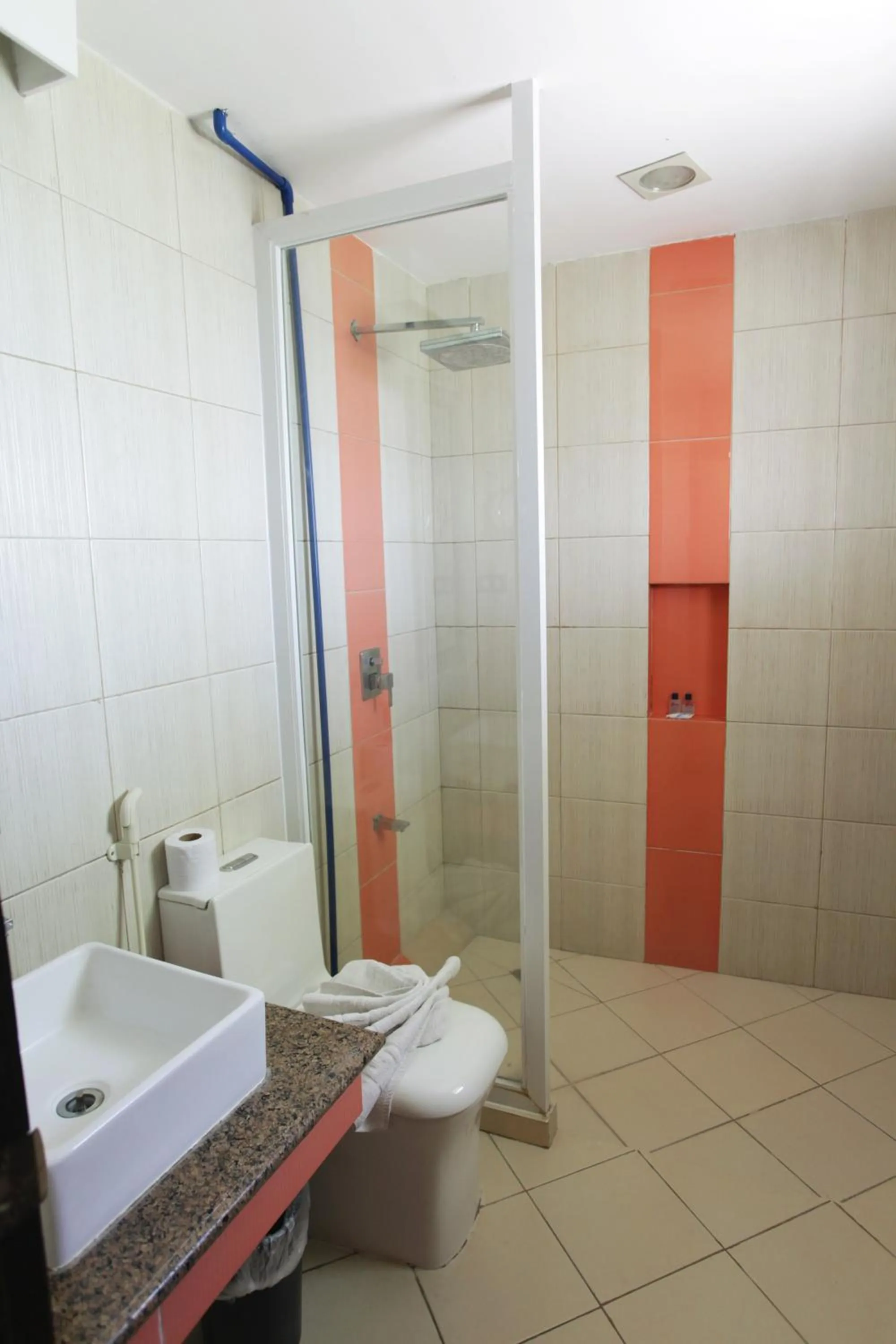 Bathroom in Eagle Point Beach and Dive Resort