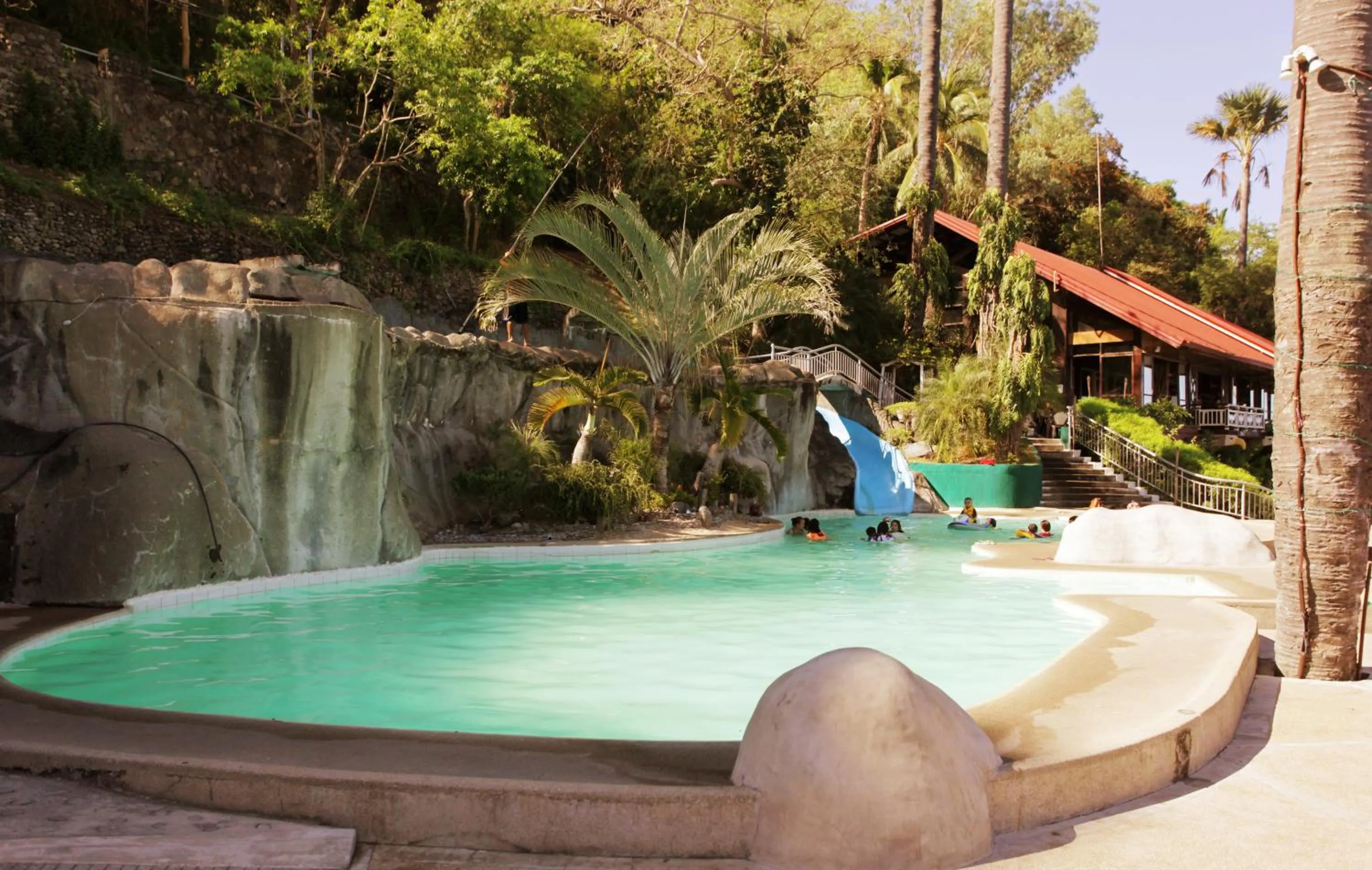 Swimming pool in Eagle Point Beach and Dive Resort