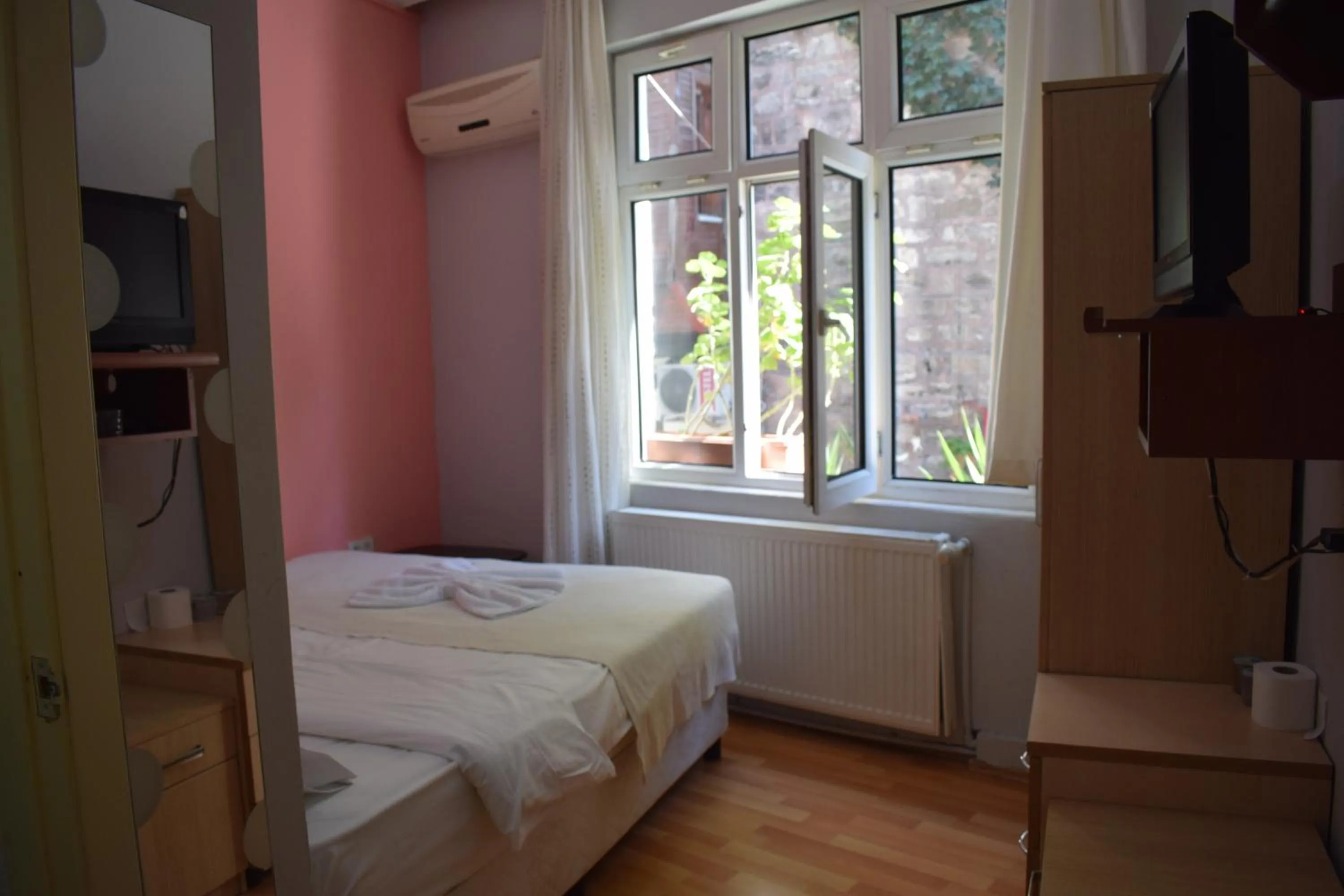 Nearby landmark, Bed in Sur Istanbul Hotel