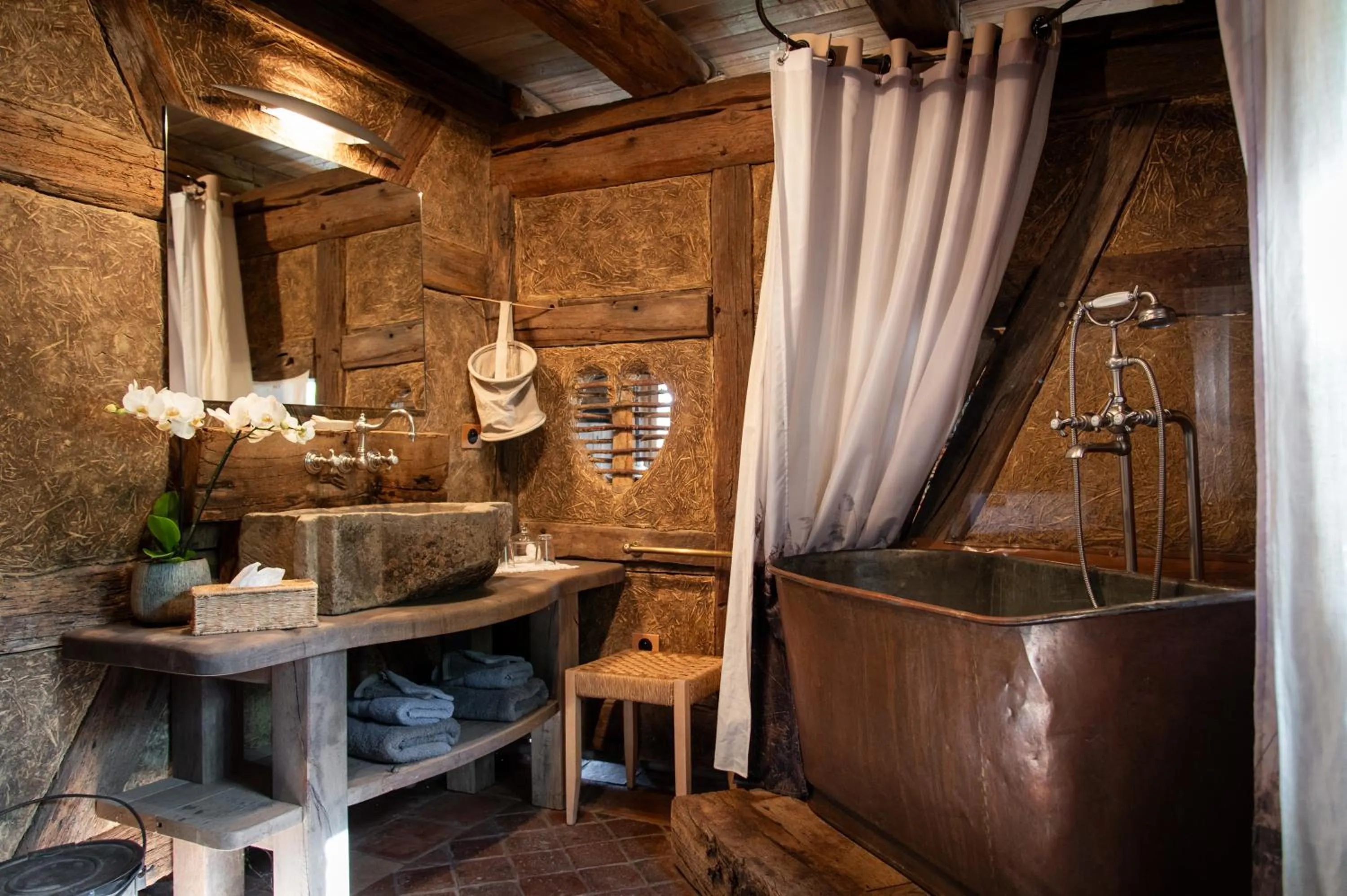 Bathroom in La Grange d'Hannah - gîte & chambre d’hôtes de charme