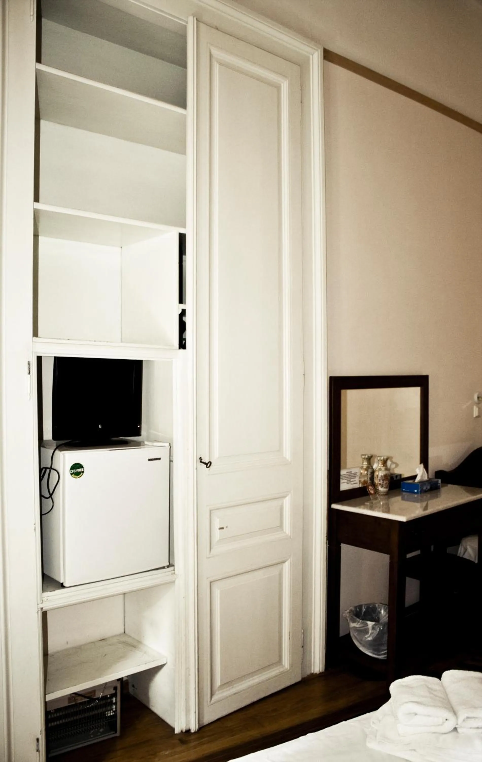 Photo of the whole room, Bed in Acropolis House