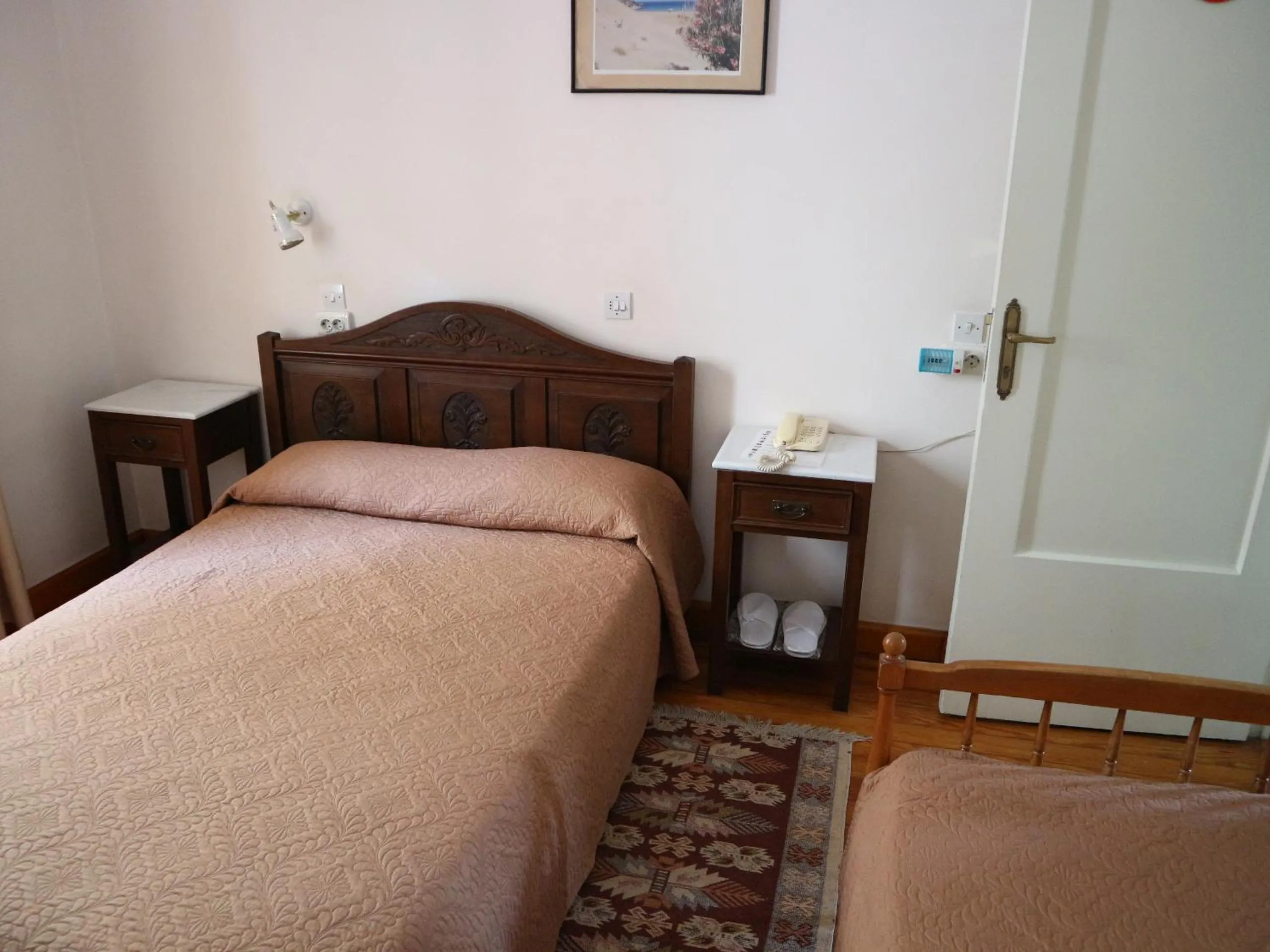 Photo of the whole room, Bed in Acropolis House