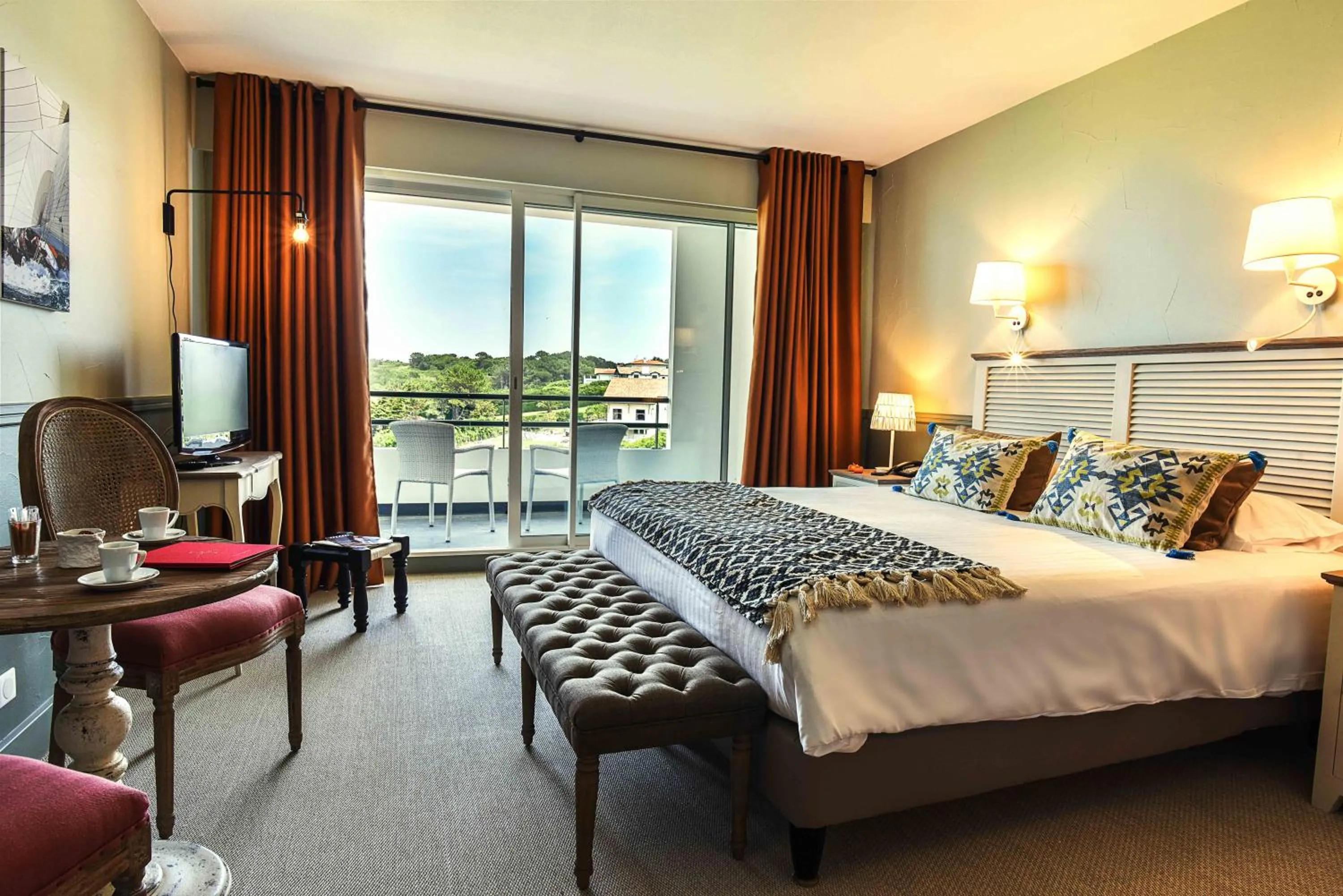 Bed in Hôtel La Réserve