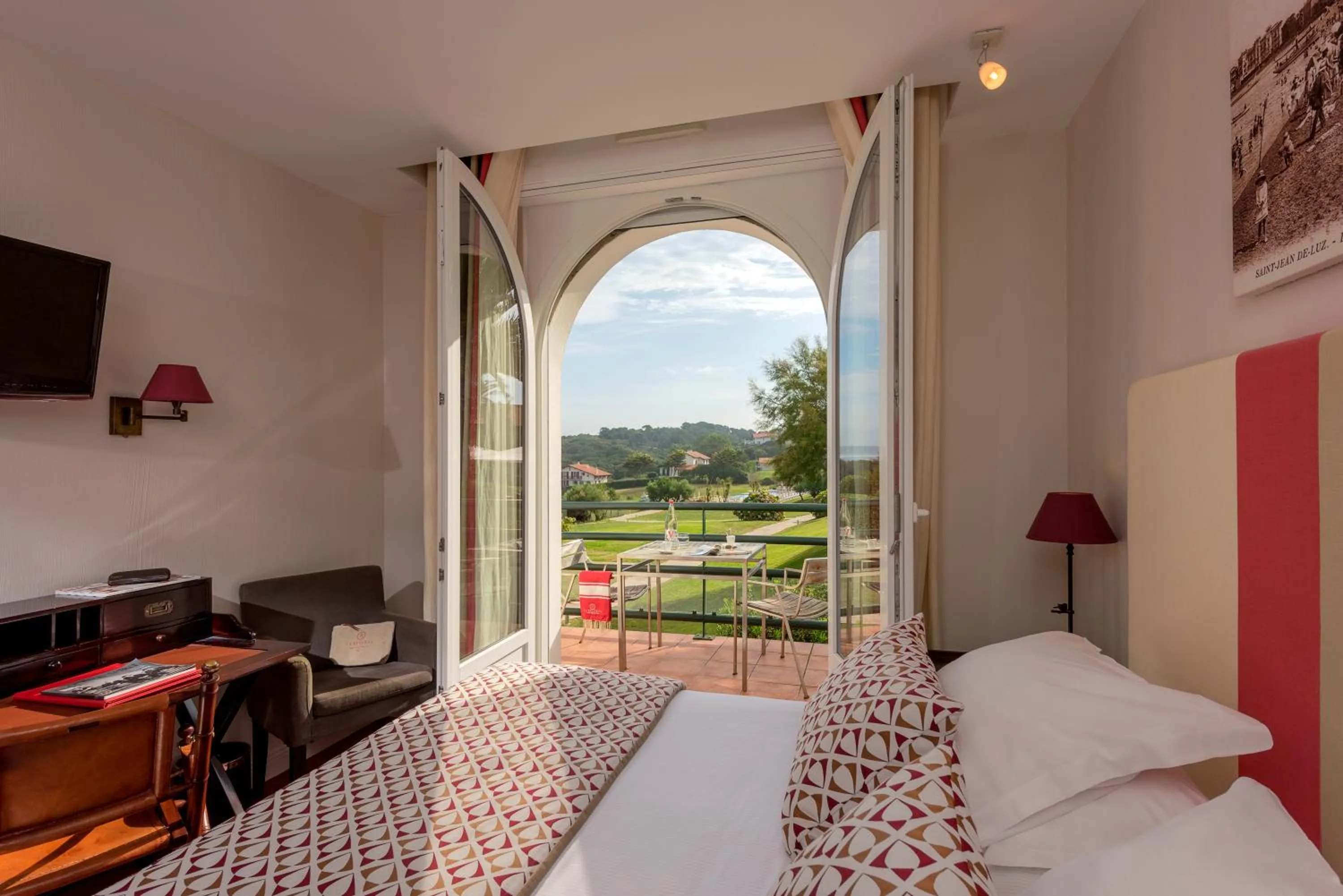 Balcony/Terrace in Hôtel La Réserve