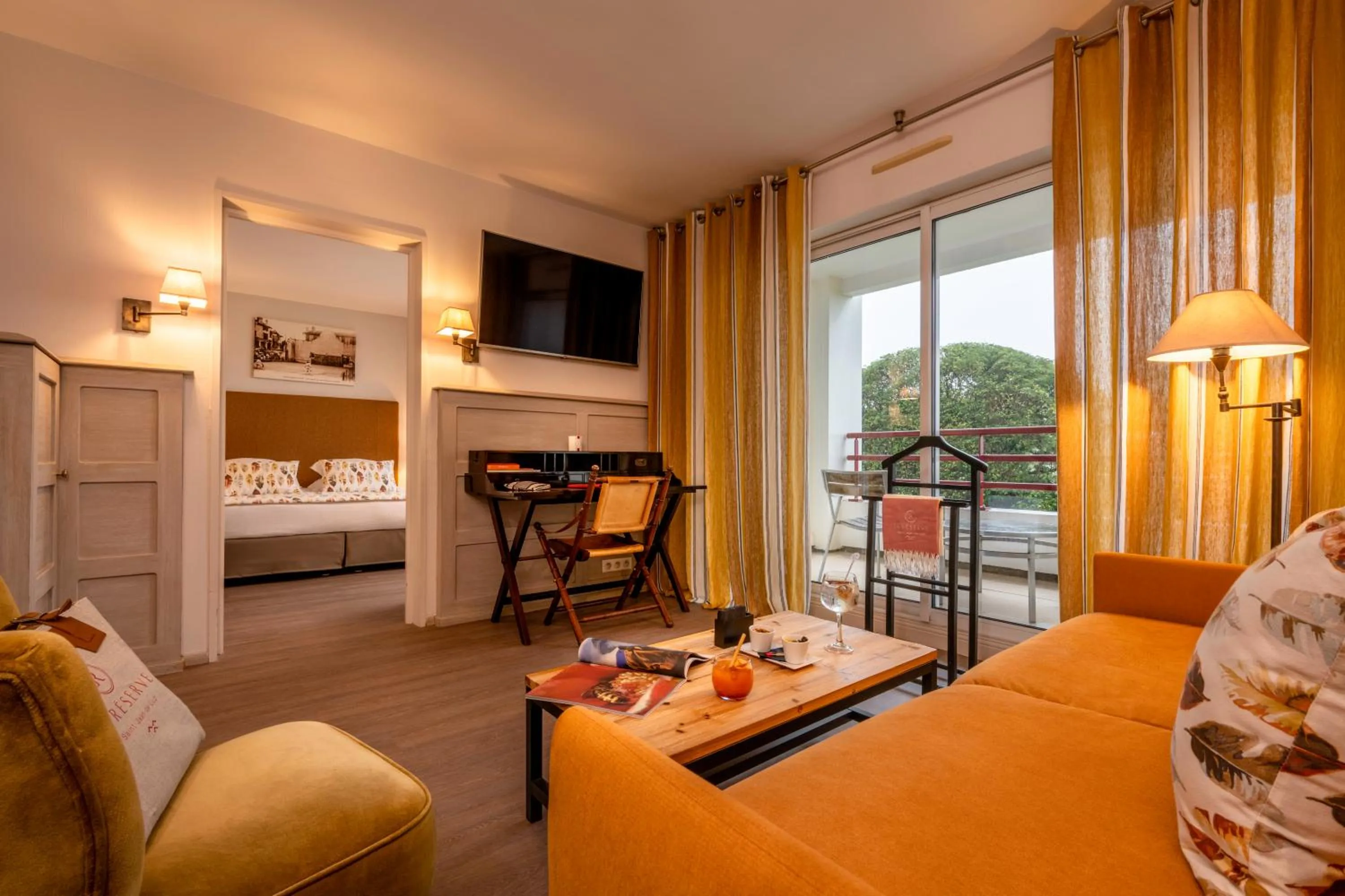 Bedroom in Hôtel La Réserve