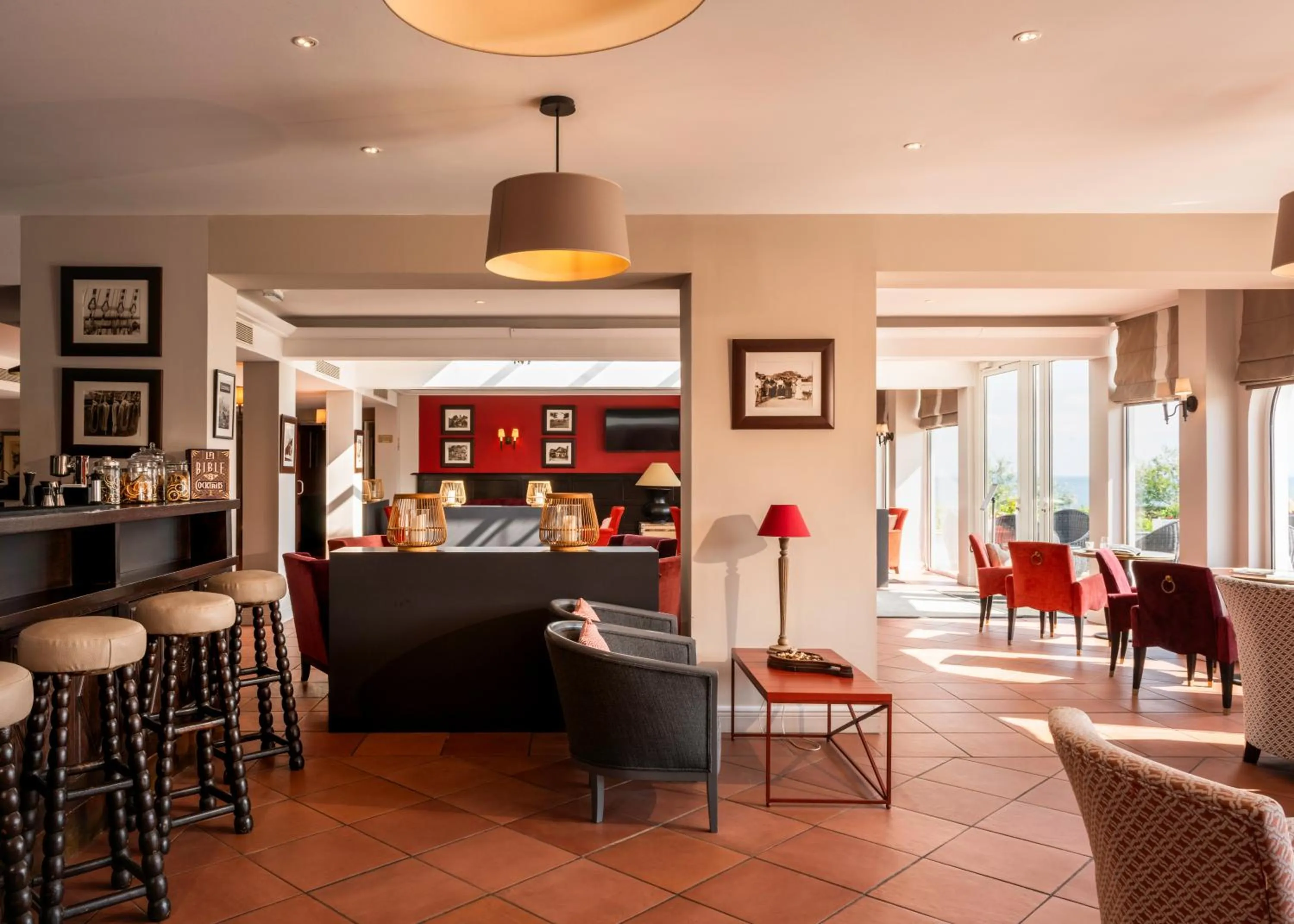 Lounge or bar in Hôtel La Réserve