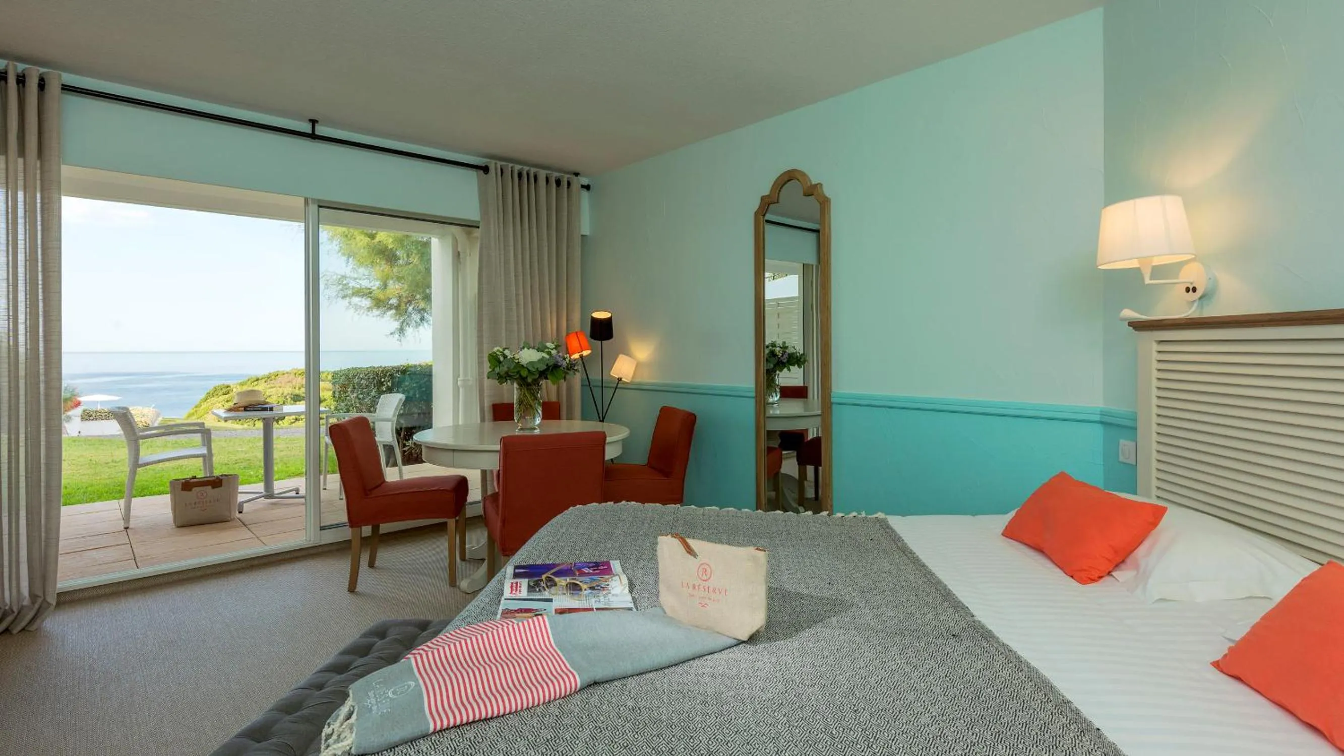 Photo of the whole room in Hôtel La Réserve