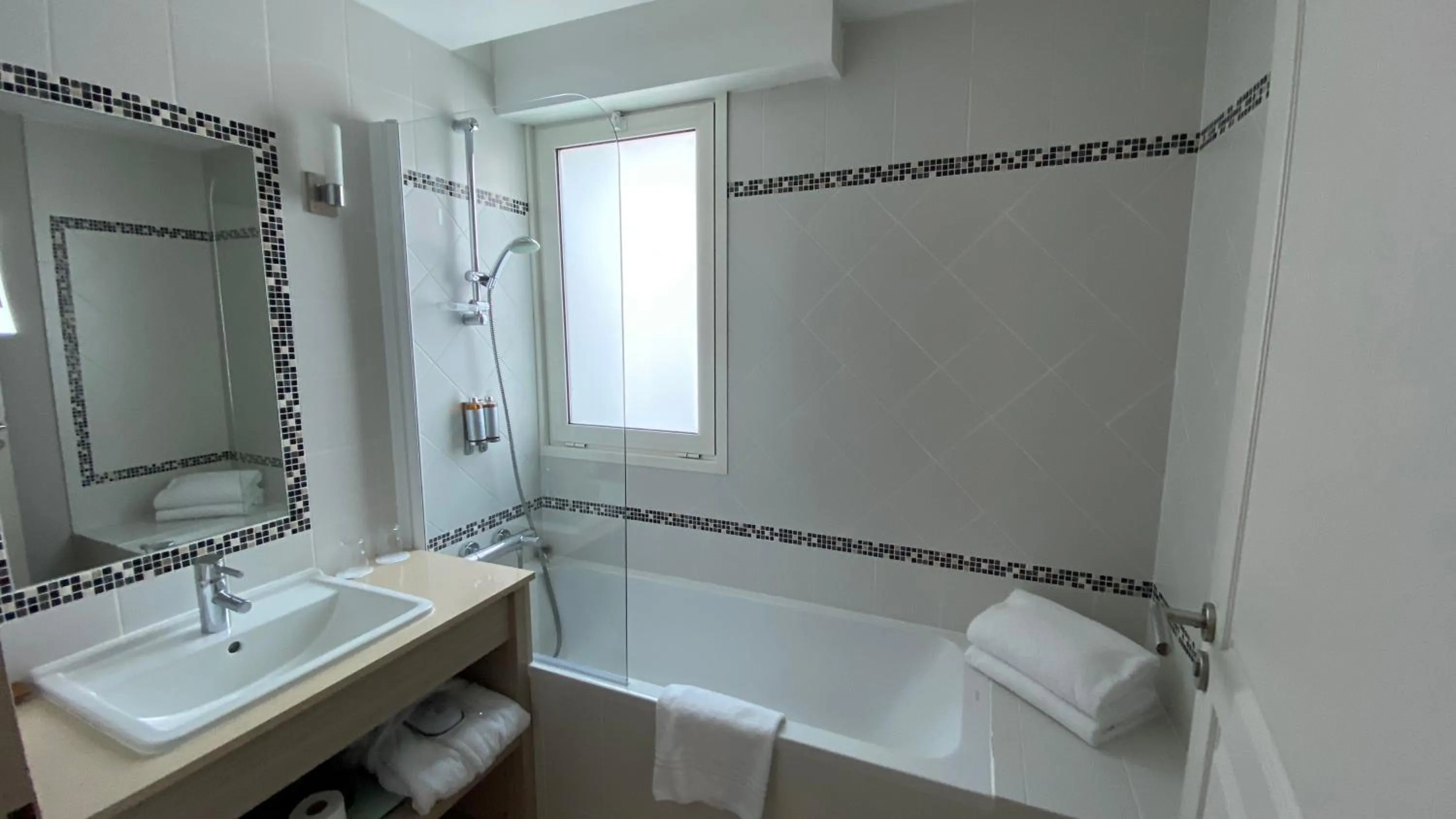 Bathroom in Hôtel La Réserve